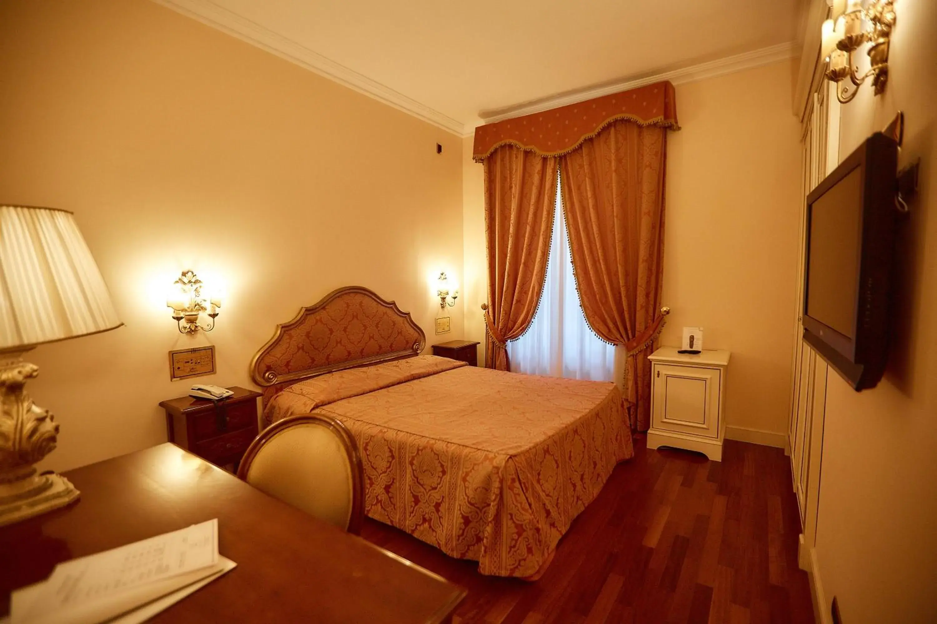 Superior Room - single occupancy in Hotel Villa Il Patriarca Superior Room - single occupancy in Hotel Villa Il Patriarca