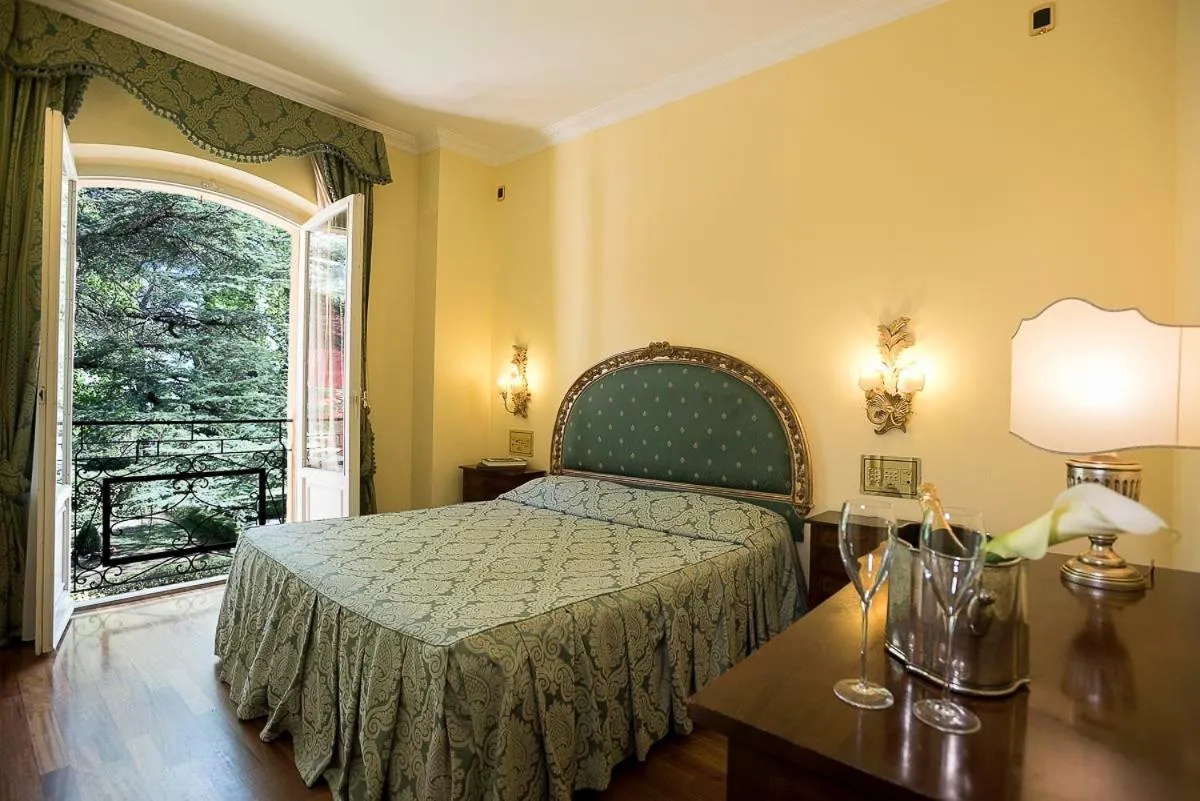 Bedroom, Bed in Hotel Villa Il Patriarca