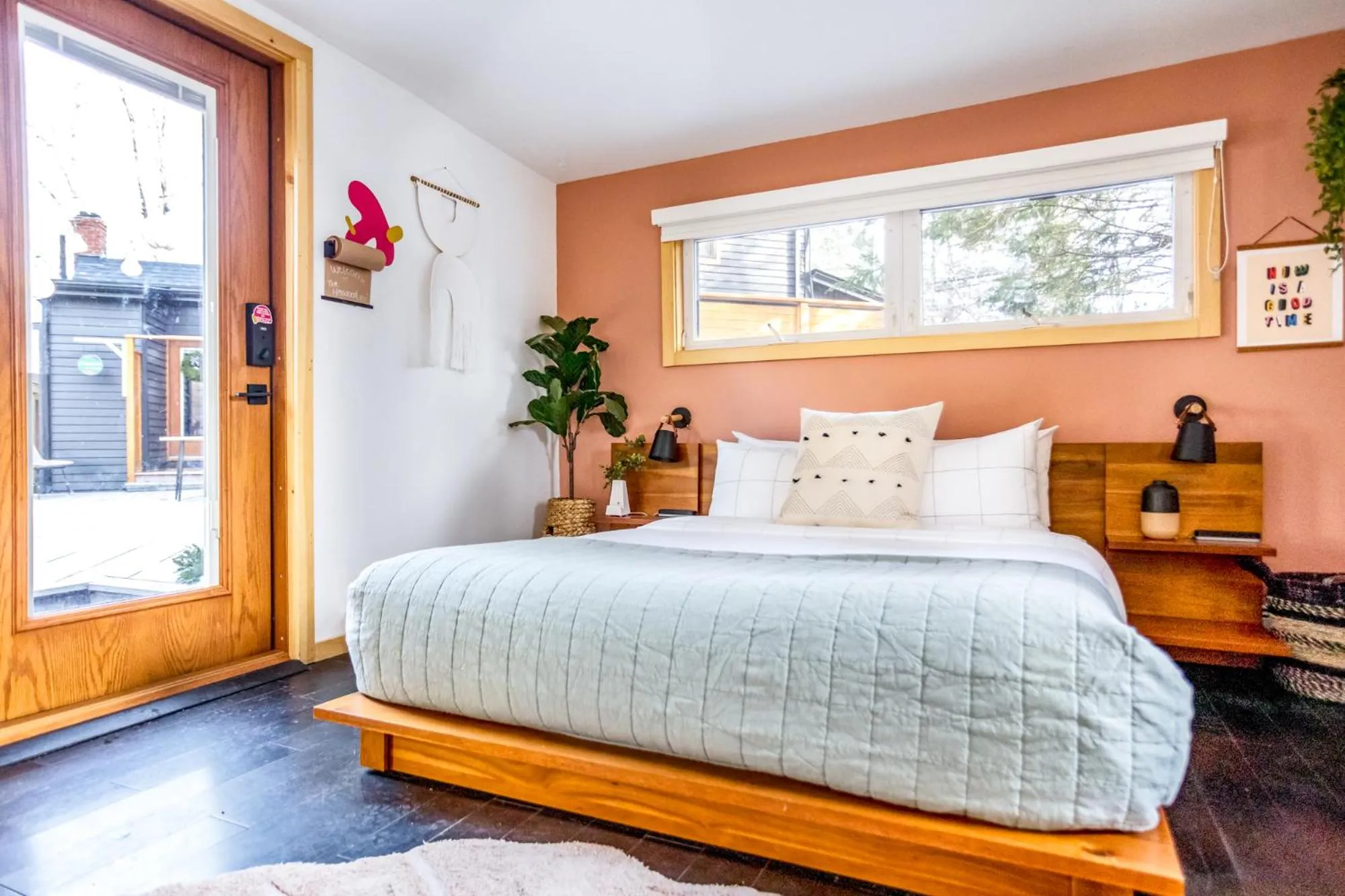 Bed in The Herwood Inn