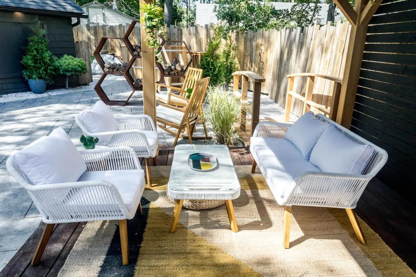 Patio in The Herwood Inn