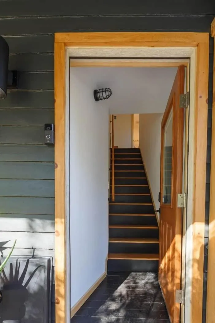 Facade/entrance in The Herwood Inn