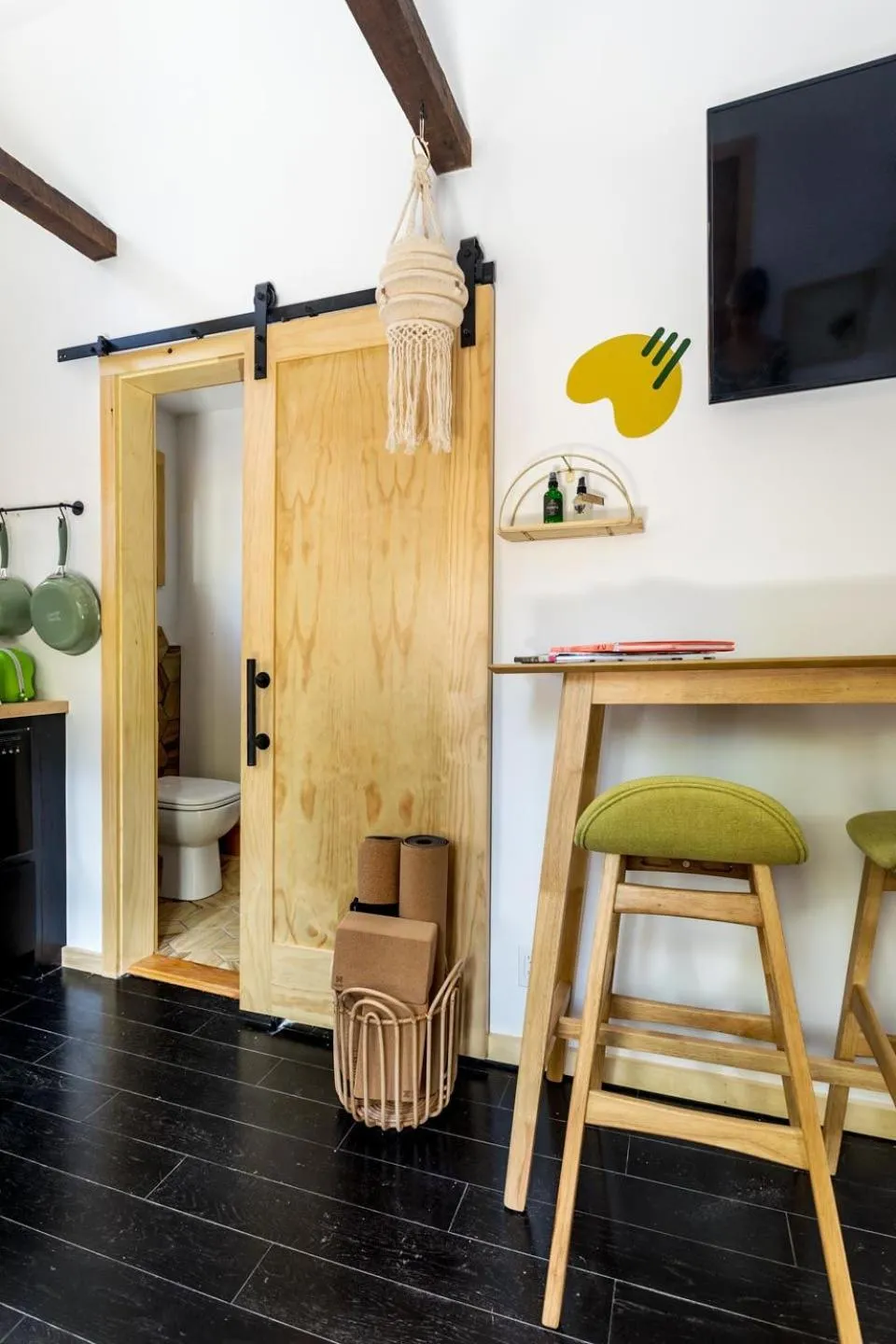 Decorative detail in The Herwood Inn