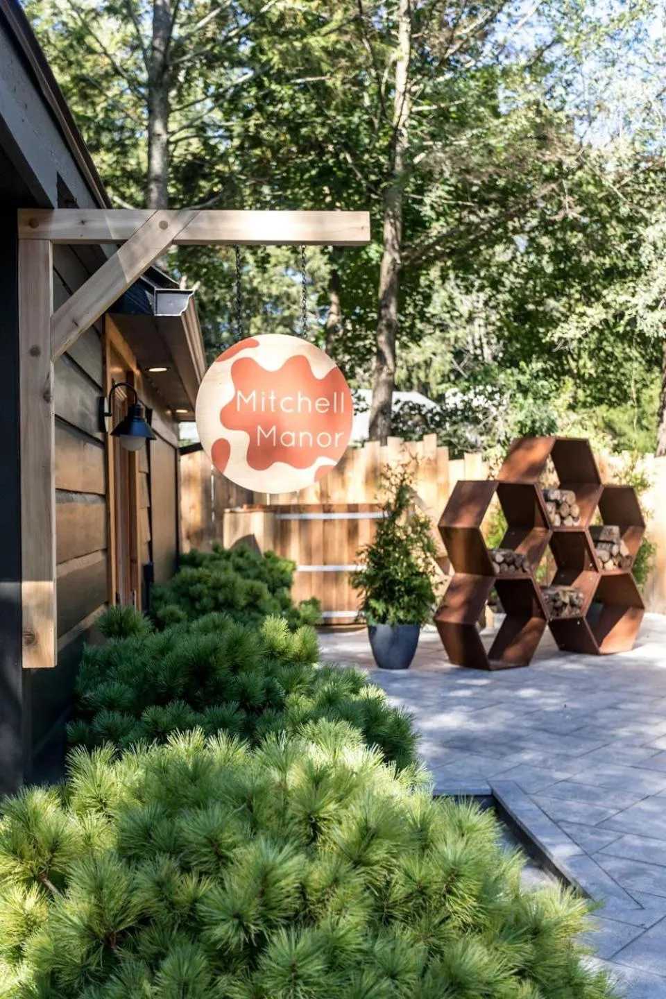 Patio in The Herwood Inn