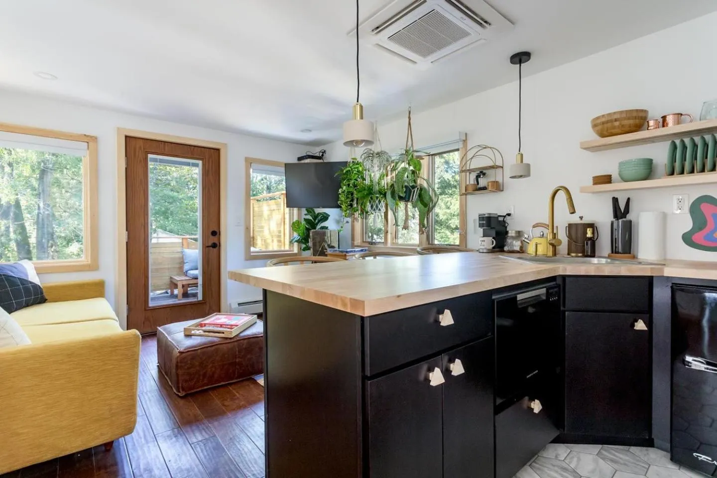 Kitchen or kitchenette in The Herwood Inn
