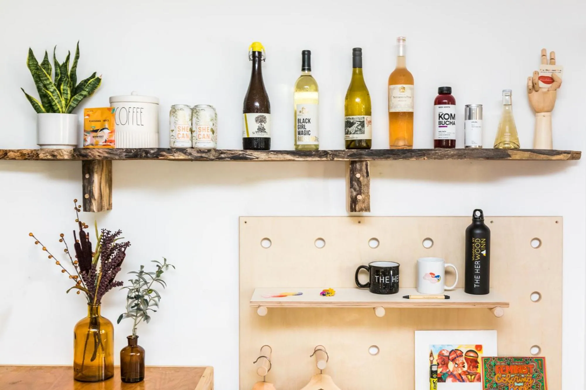 On-site shops in The Herwood Inn