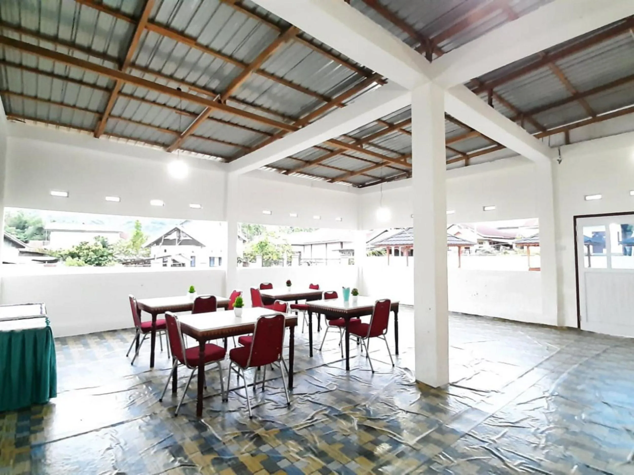 Restaurant/places to eat in Hotel Berkah Atrama Syariah RedPartner