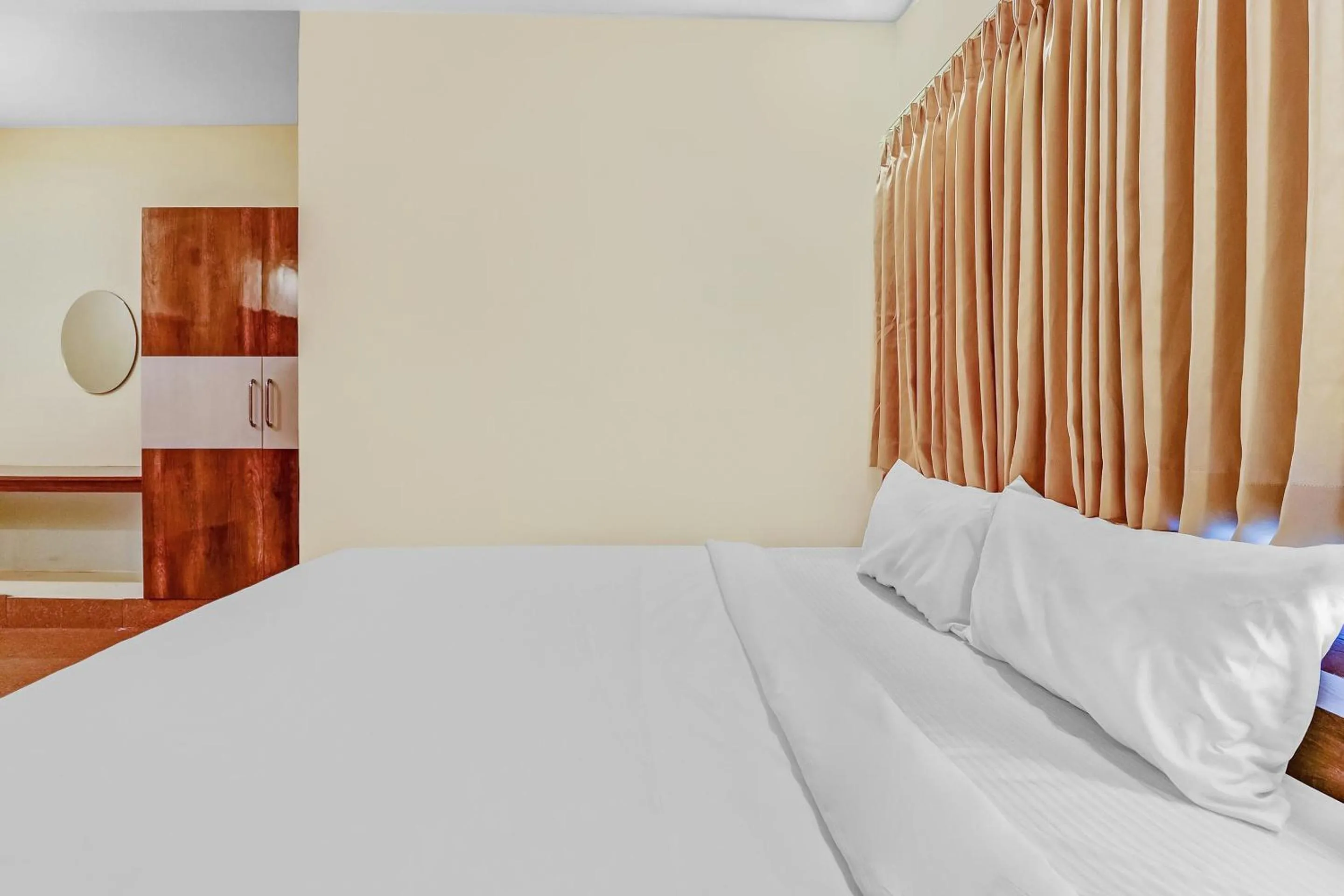 Bedroom, Bed in Hotel O Royal Suites