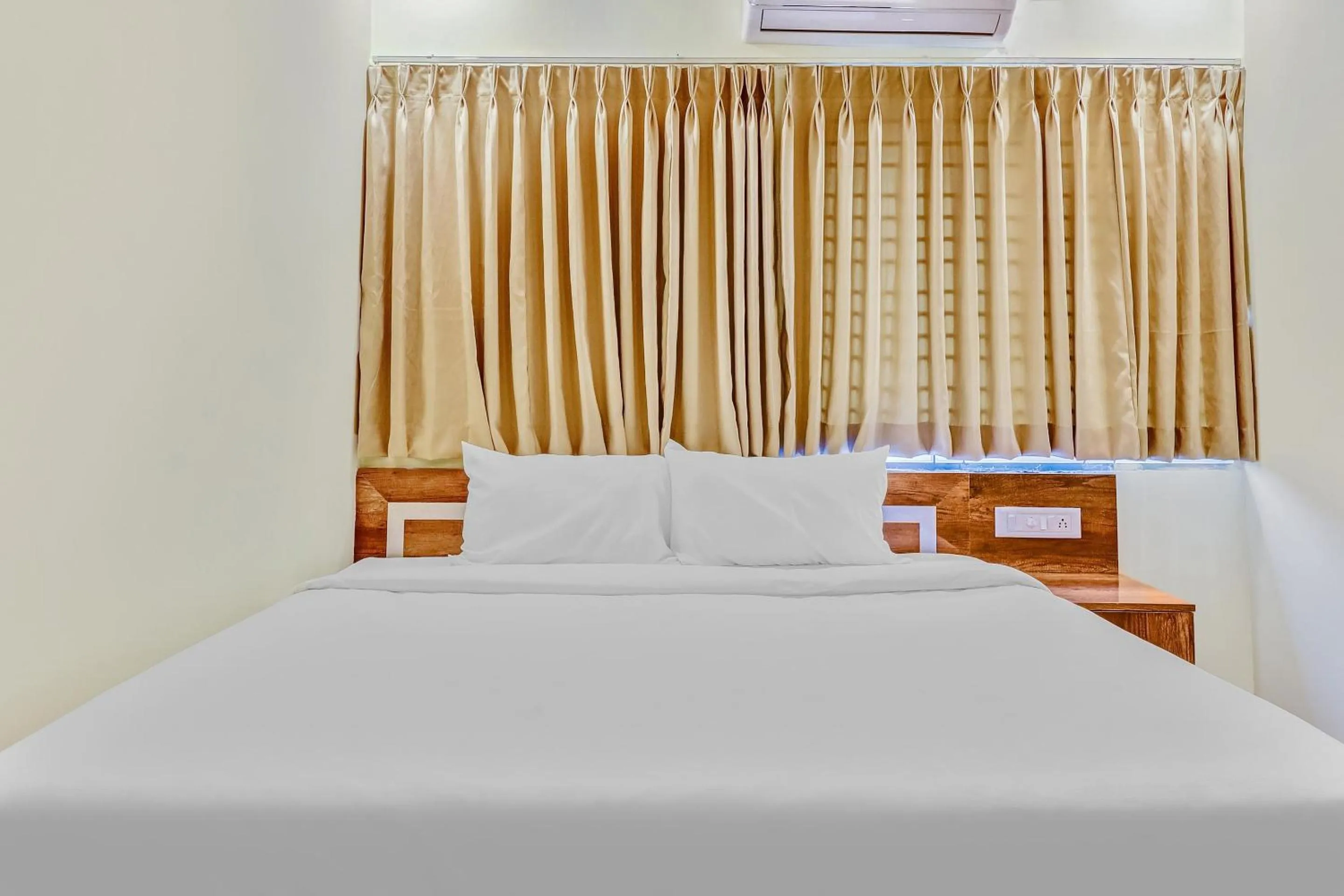 Bedroom, Bed in Hotel O Royal Suites