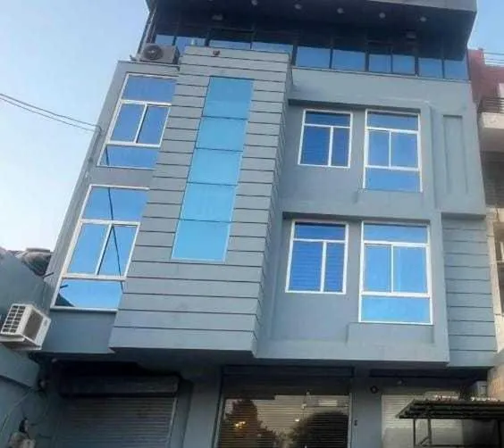 Facade/entrance in Collection O High Strret