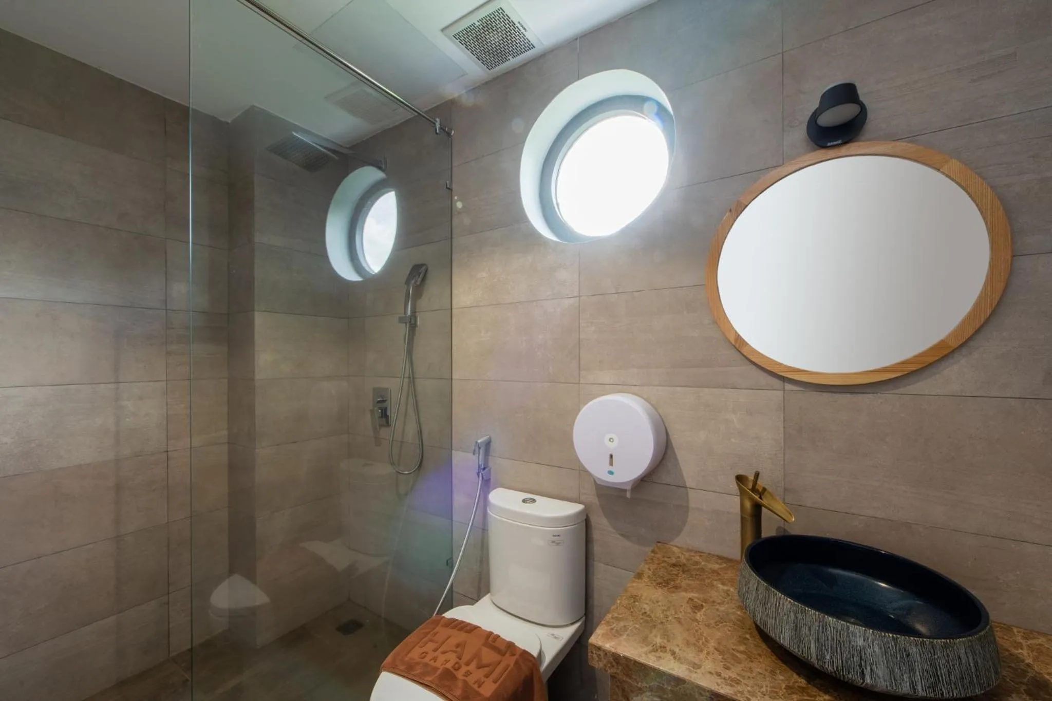 Shower in Hami Garden - Authentic & Natural Resort