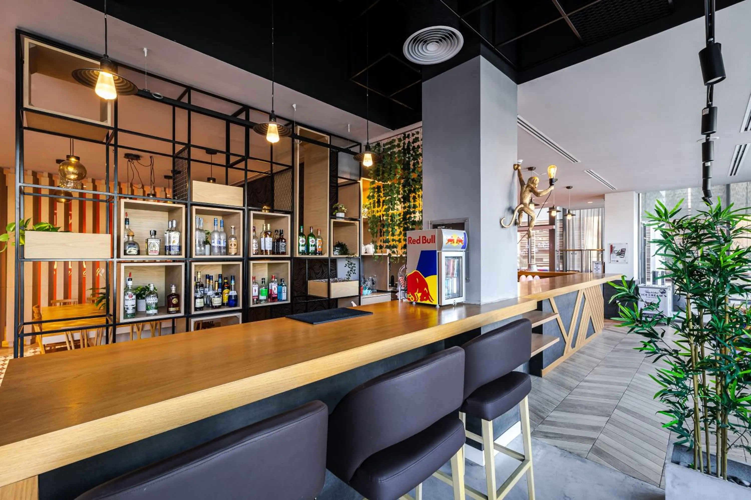 Restaurant/places to eat in Ink Hotel