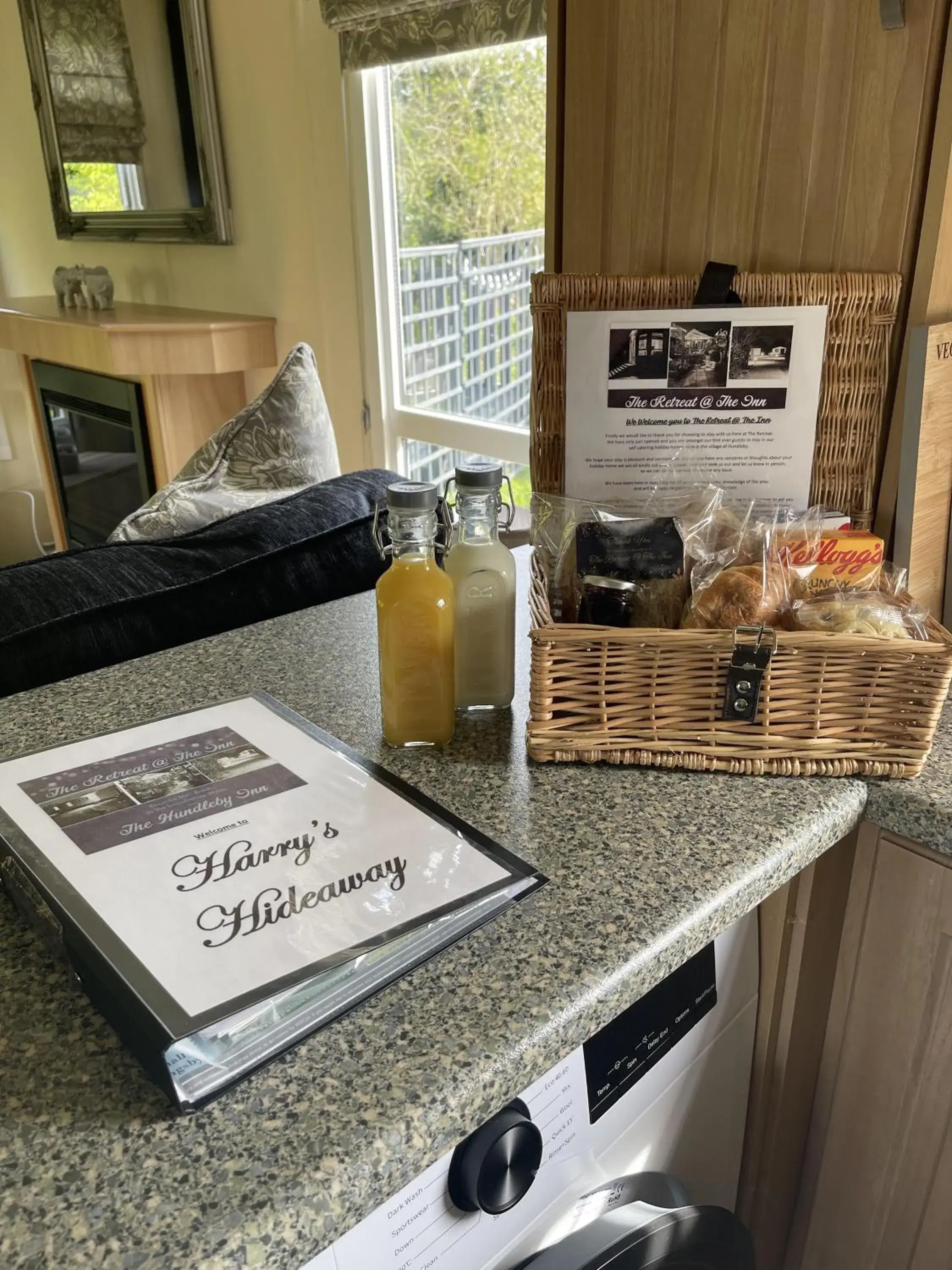 Food and drinks in The Old Inn Retreat Food and drinks in The Old Inn Retreat