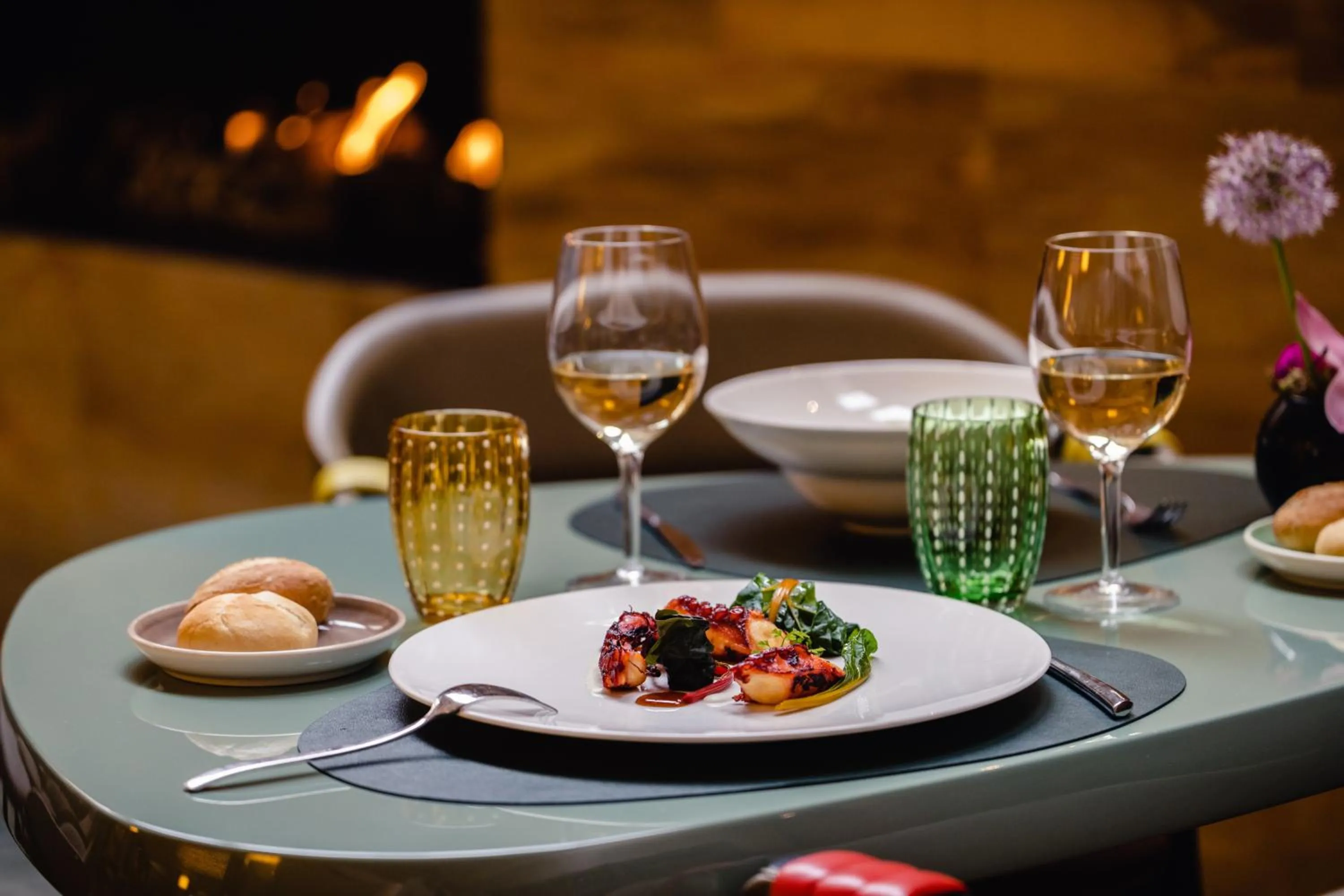 Restaurant/places to eat in Enterprise Hotel Design & Boutique