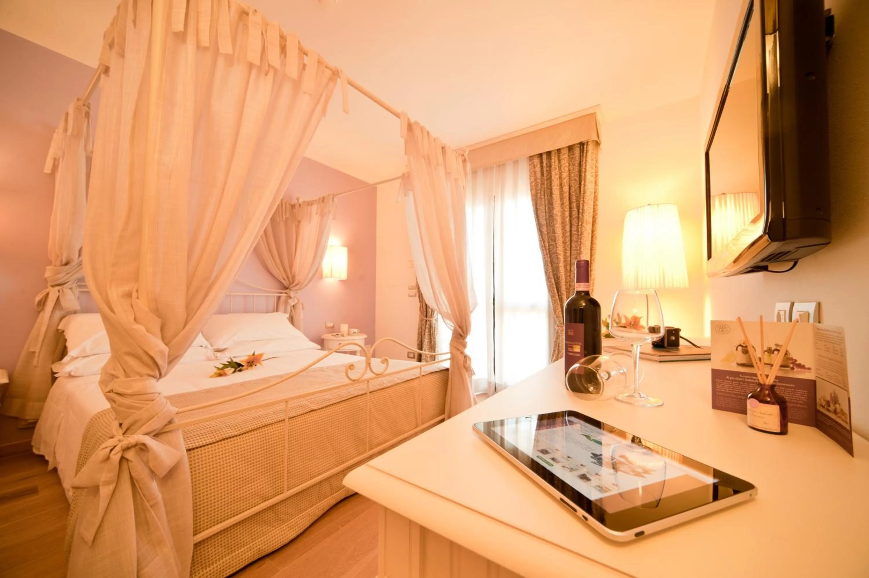 Deluxe Double Room with Panoramic View in Hotel Girifalco - Nature & Relax