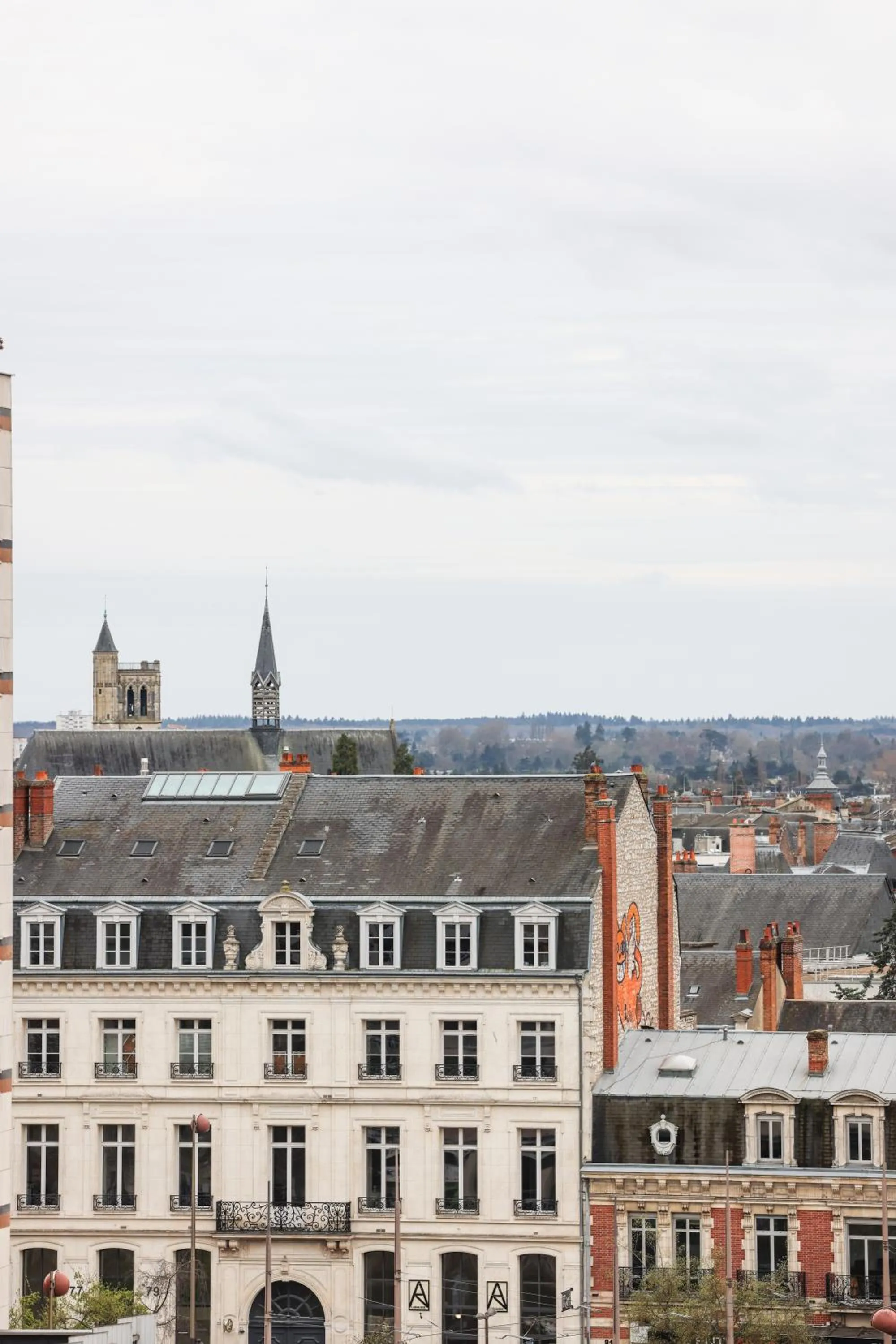 Nearby landmark in 3 Lys Orleans Downtown, free secure parking