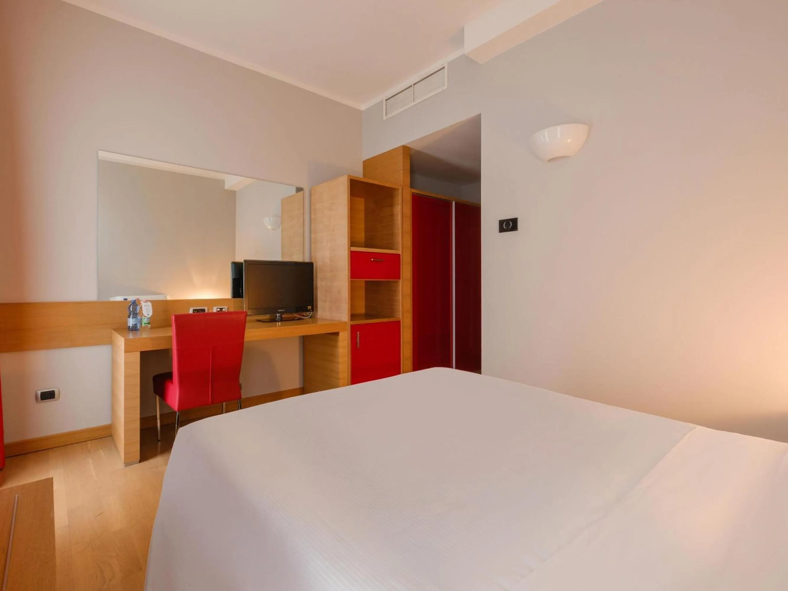 Photo of the whole room, Bed in B&B HOTEL Remilia