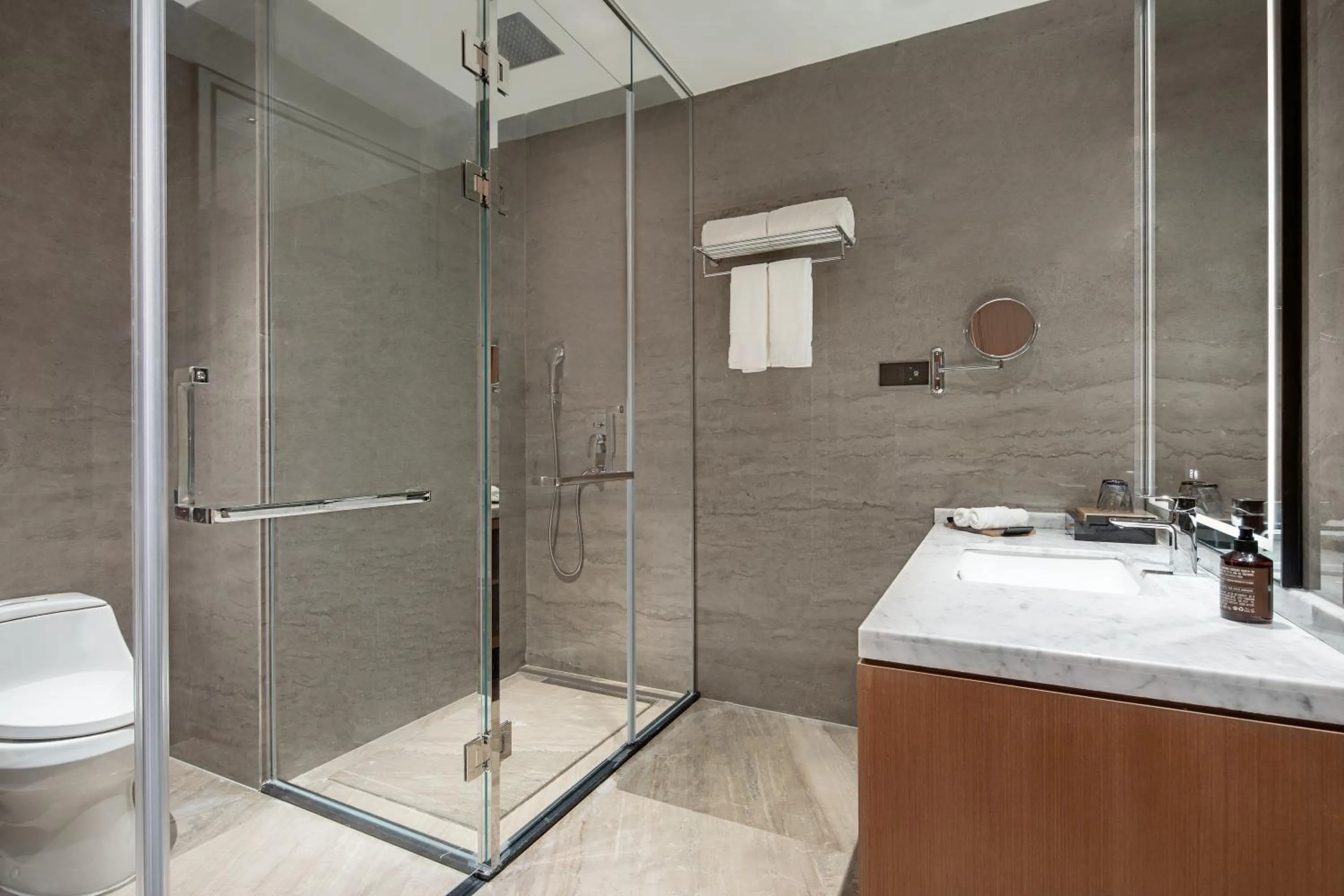 Photo of the whole room in La Quinta by Wyndham Weifang South