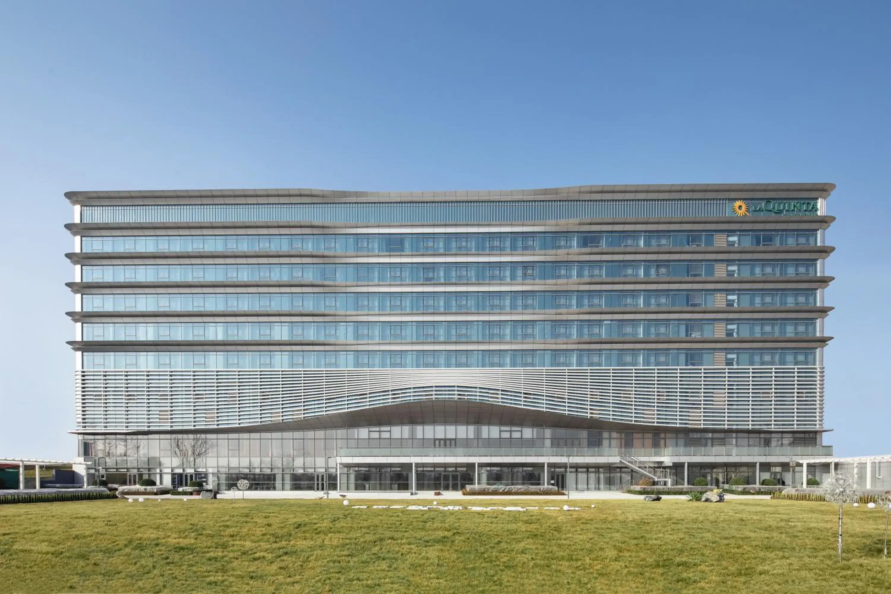 Property building in La Quinta by Wyndham Weifang South Property building in La Quinta by Wyndham Weifang South