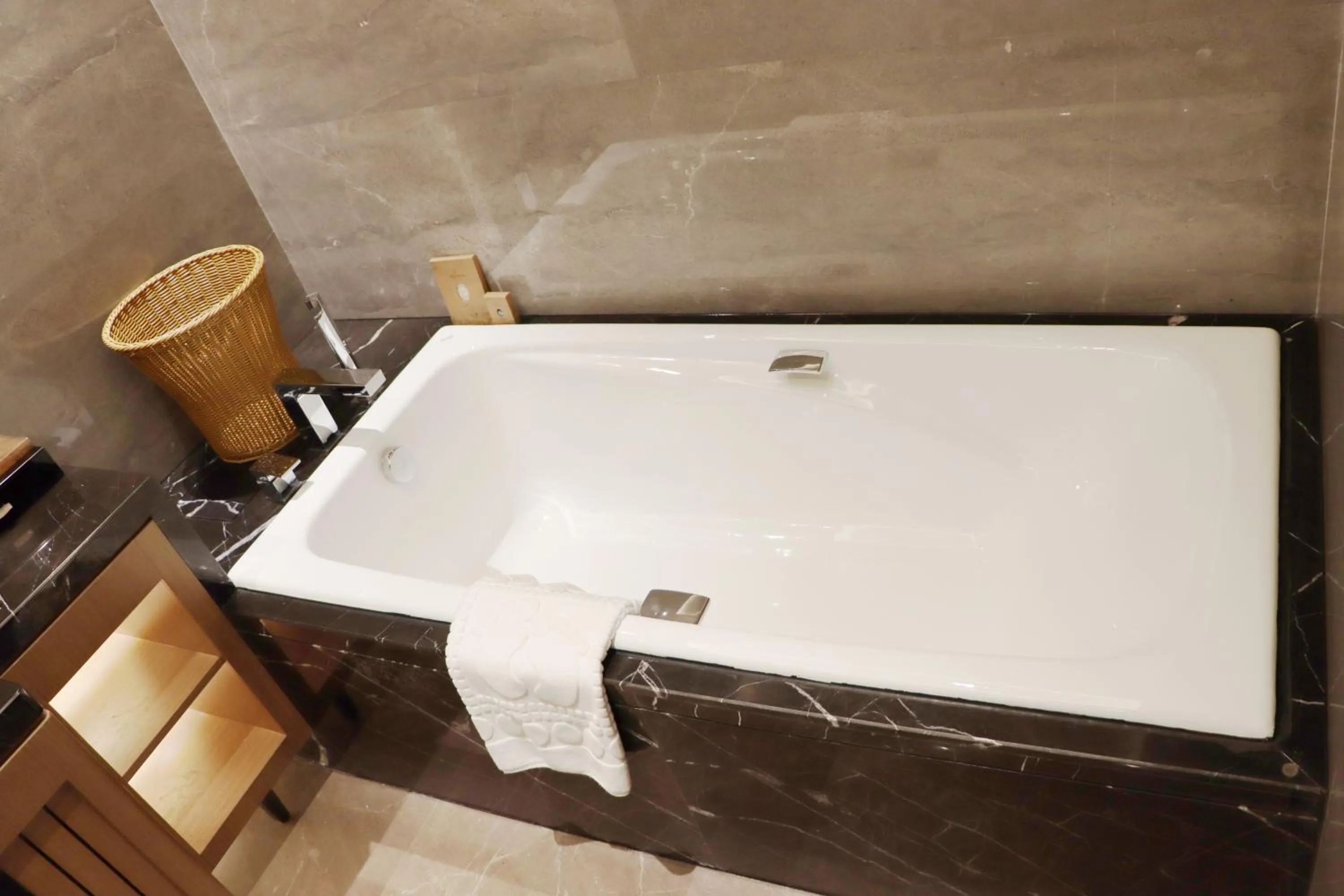 Bath in La Quinta by Wyndham Weifang South