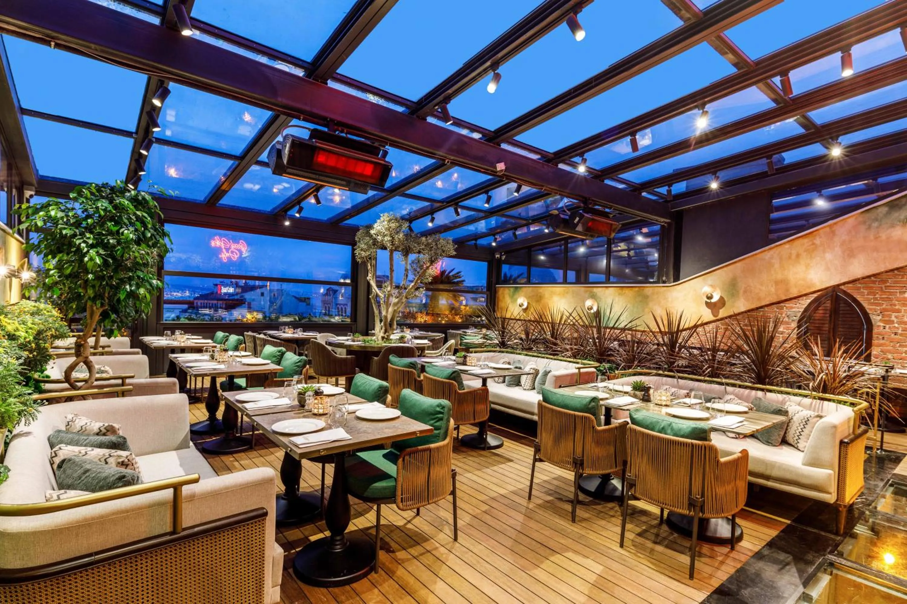 Lounge or bar in Cronton Design Hotel