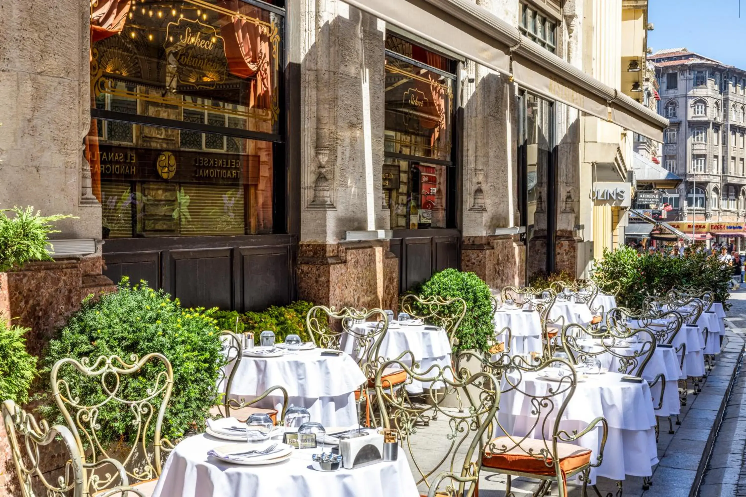 Property building in Cronton Design Hotel Property building in Cronton Design Hotel