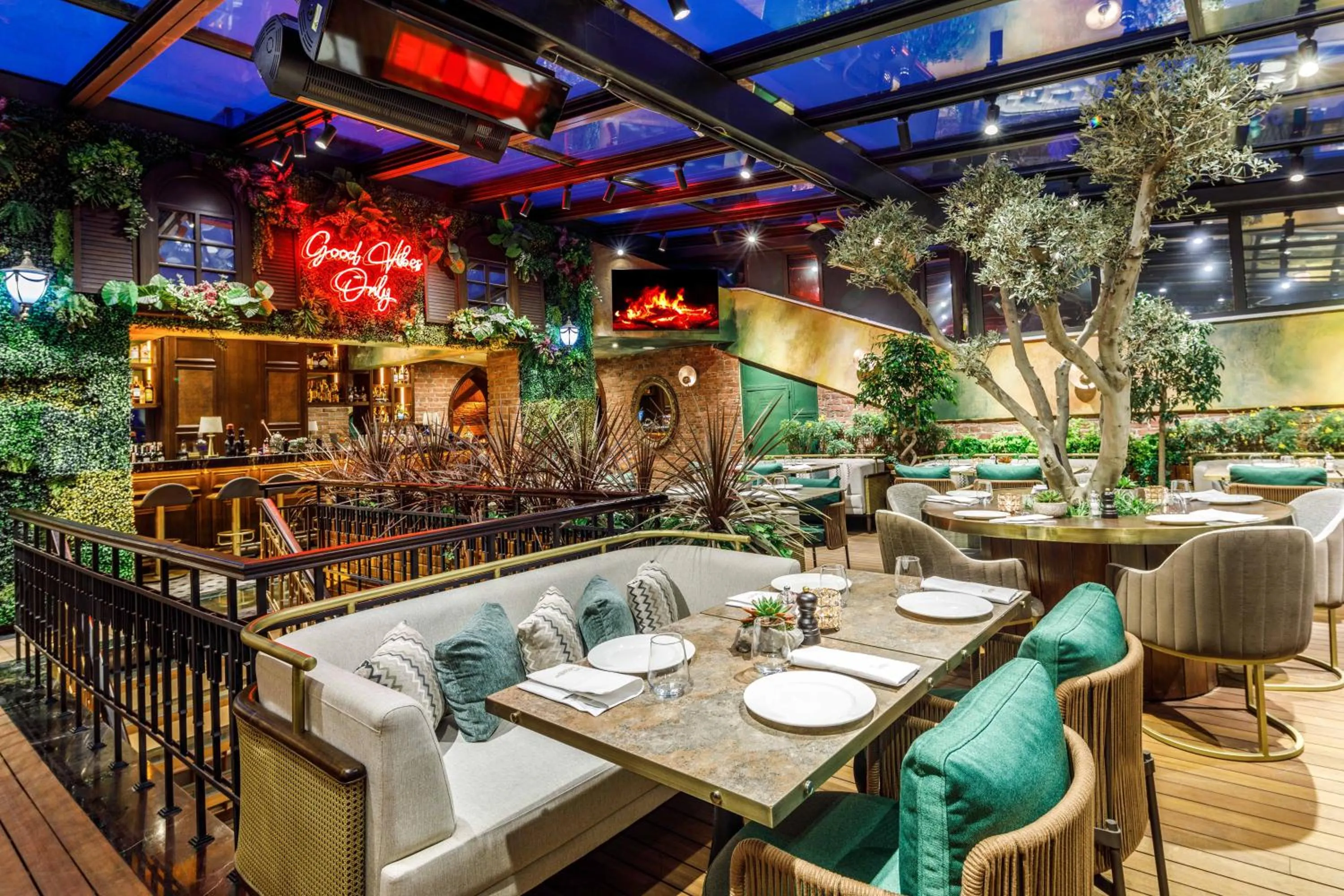 Lounge or bar in Cronton Design Hotel