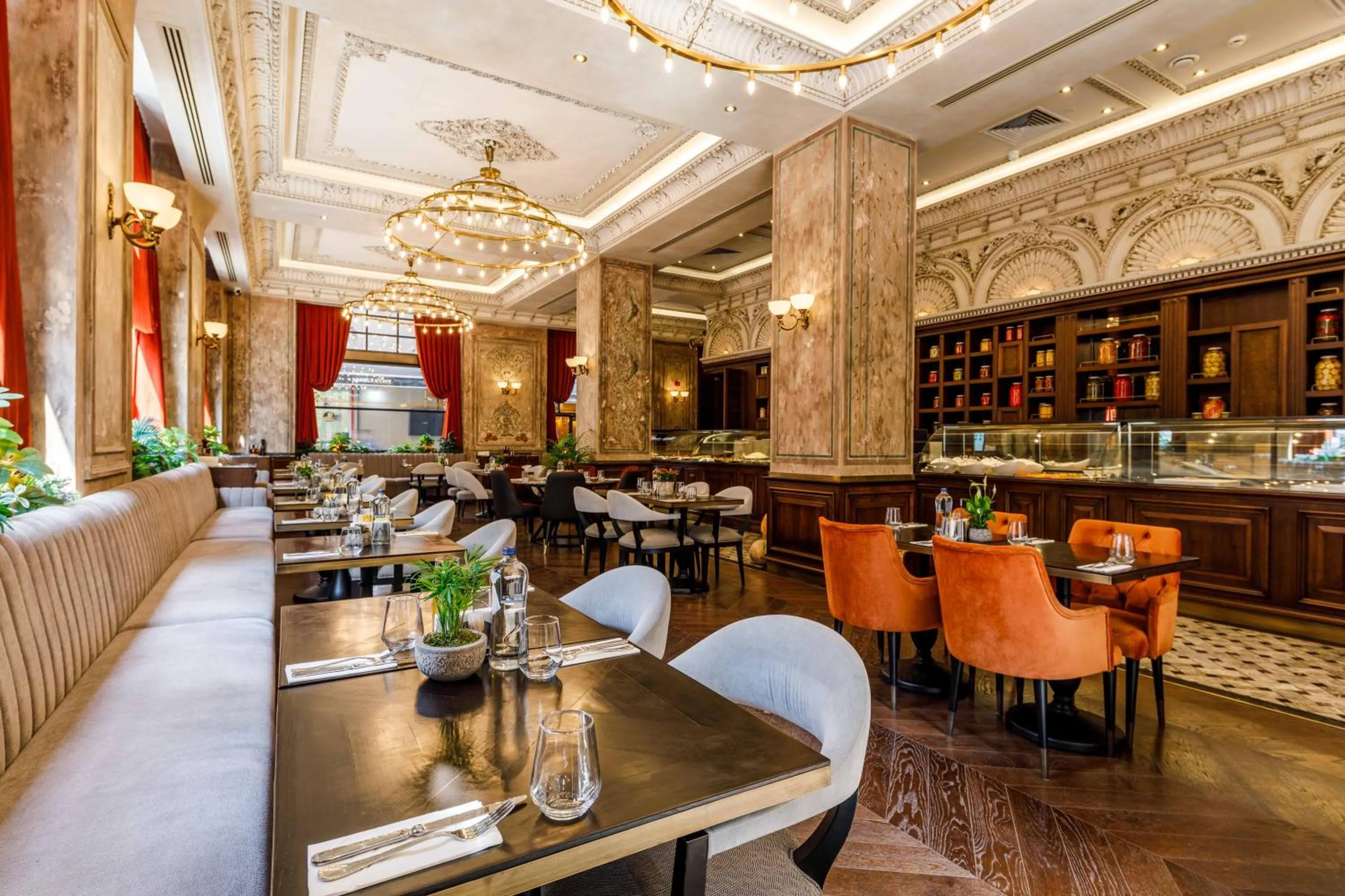 Restaurant/places to eat in Cronton Design Hotel