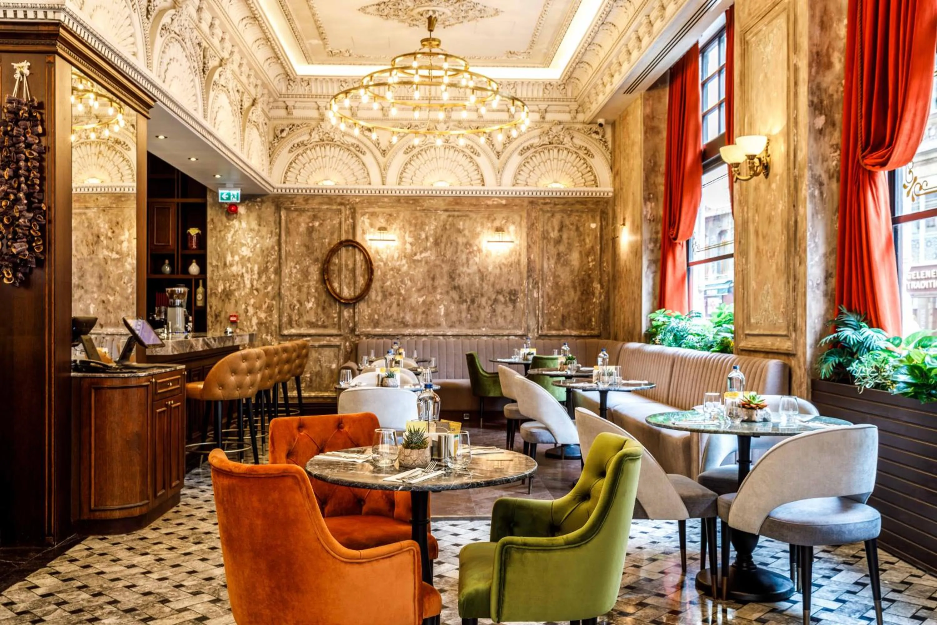 Restaurant/places to eat in Cronton Design Hotel