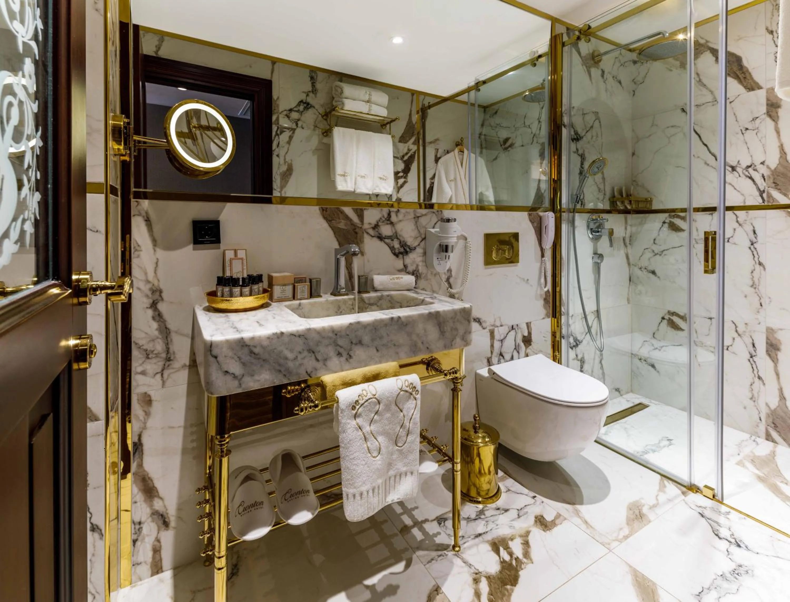 Bathroom in Cronton Design Hotel