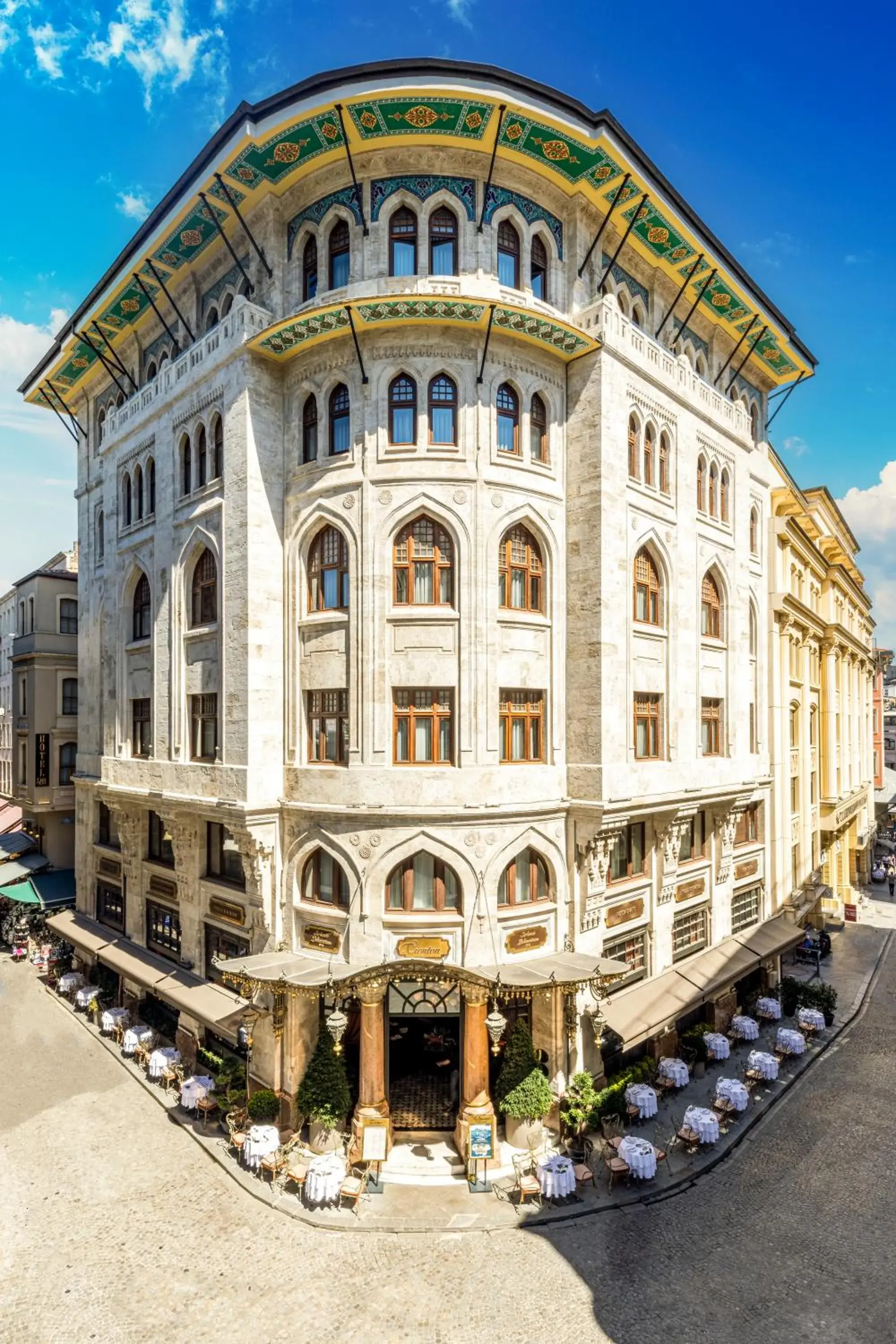 Property building in Cronton Design Hotel Property building in Cronton Design Hotel