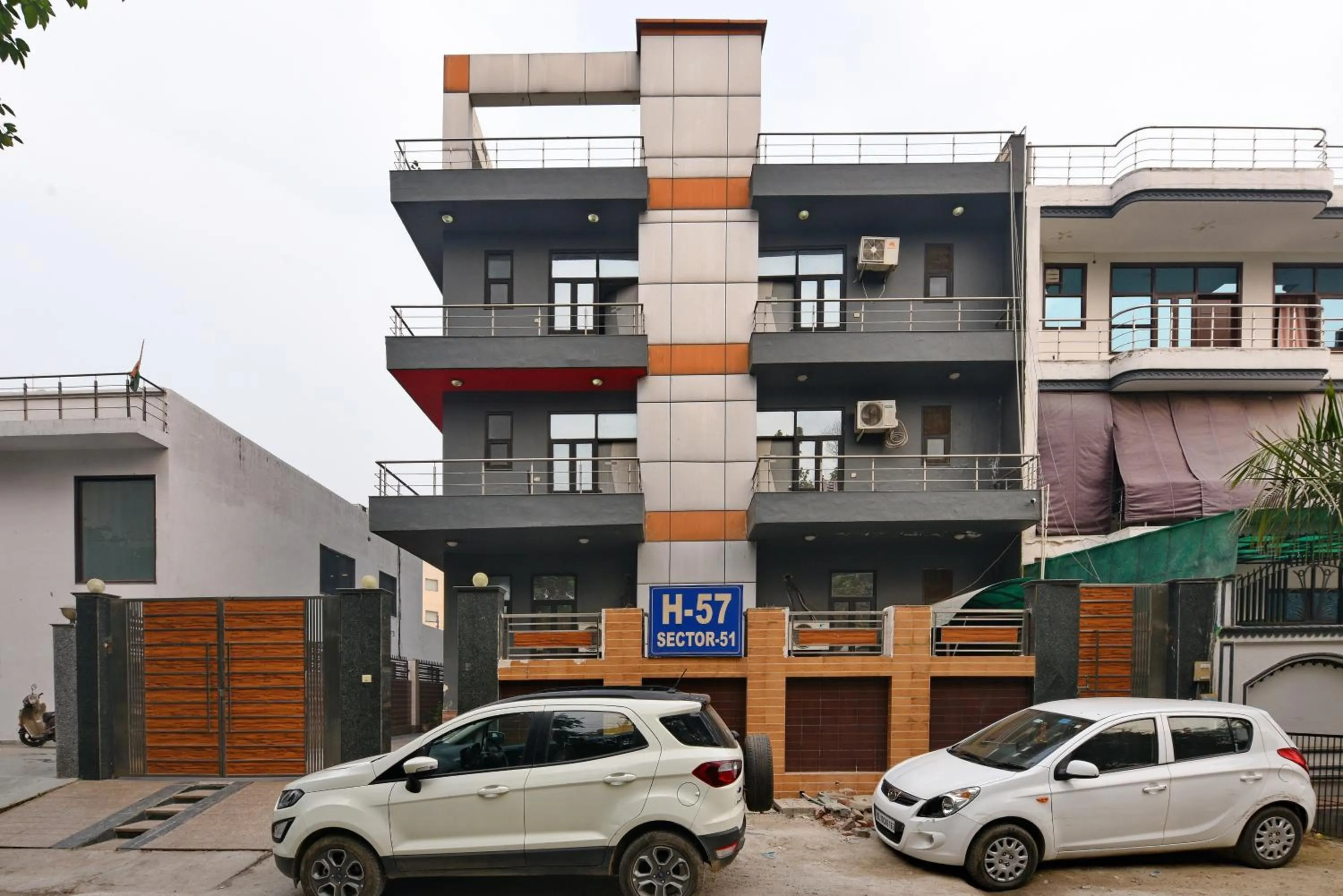 Property Building in Hotel Diamond Stays