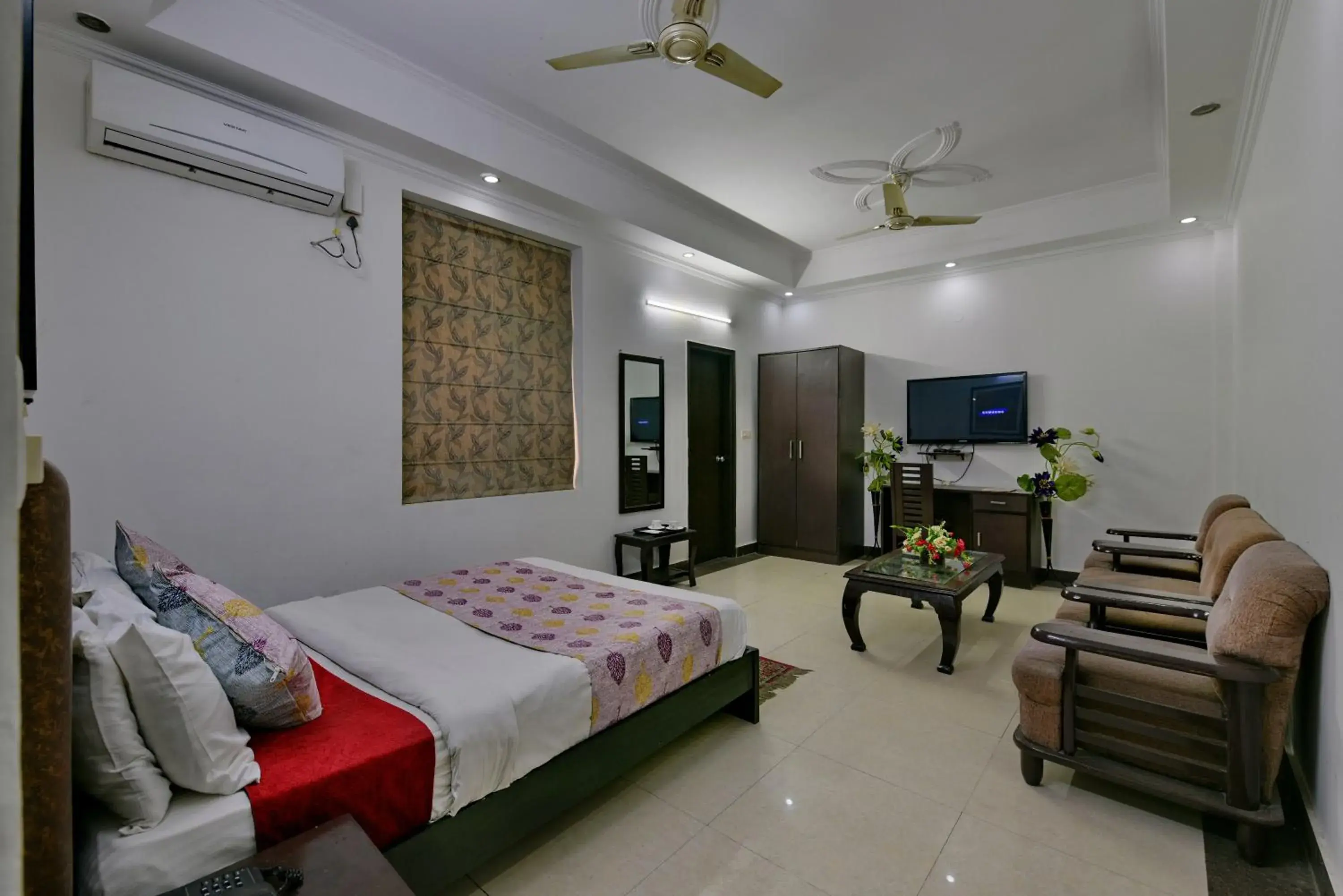 Bed in Hotel Diamond Stays Bed in Hotel Diamond Stays