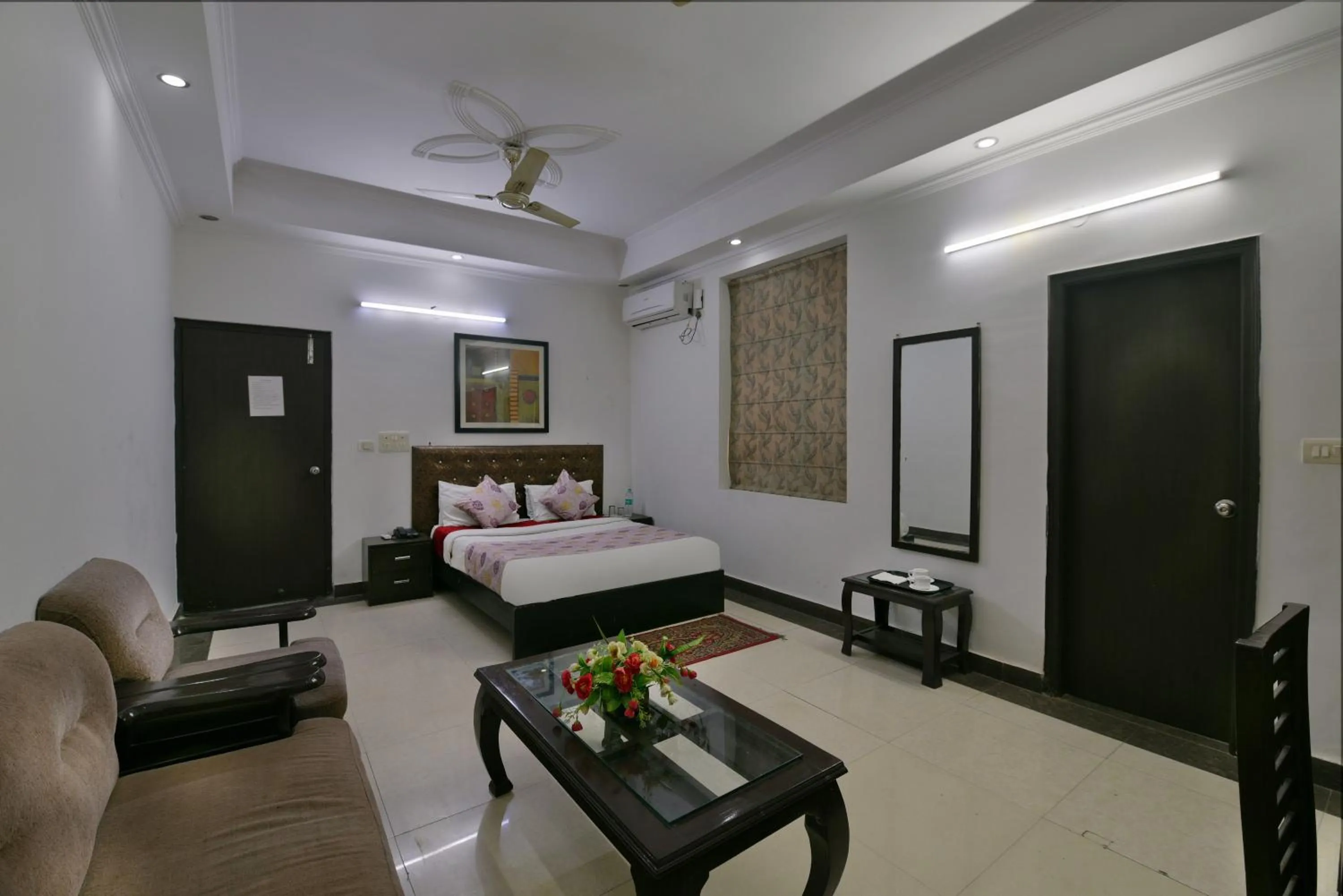 Bed in Hotel Diamond Stays