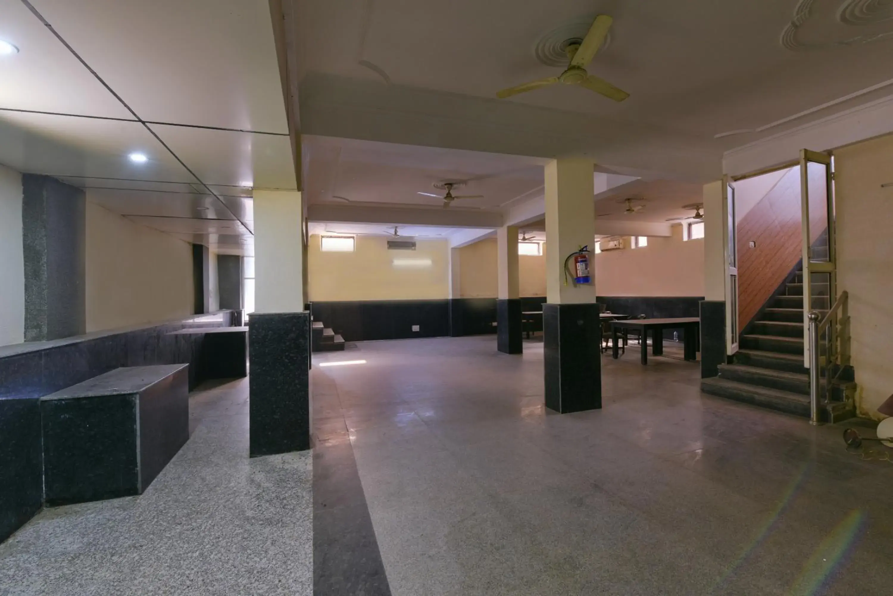 Restaurant/places to eat, Lobby/Reception in Hotel Diamond Stays Restaurant/places to eat, Lobby/Reception in Hotel Diamond Stays