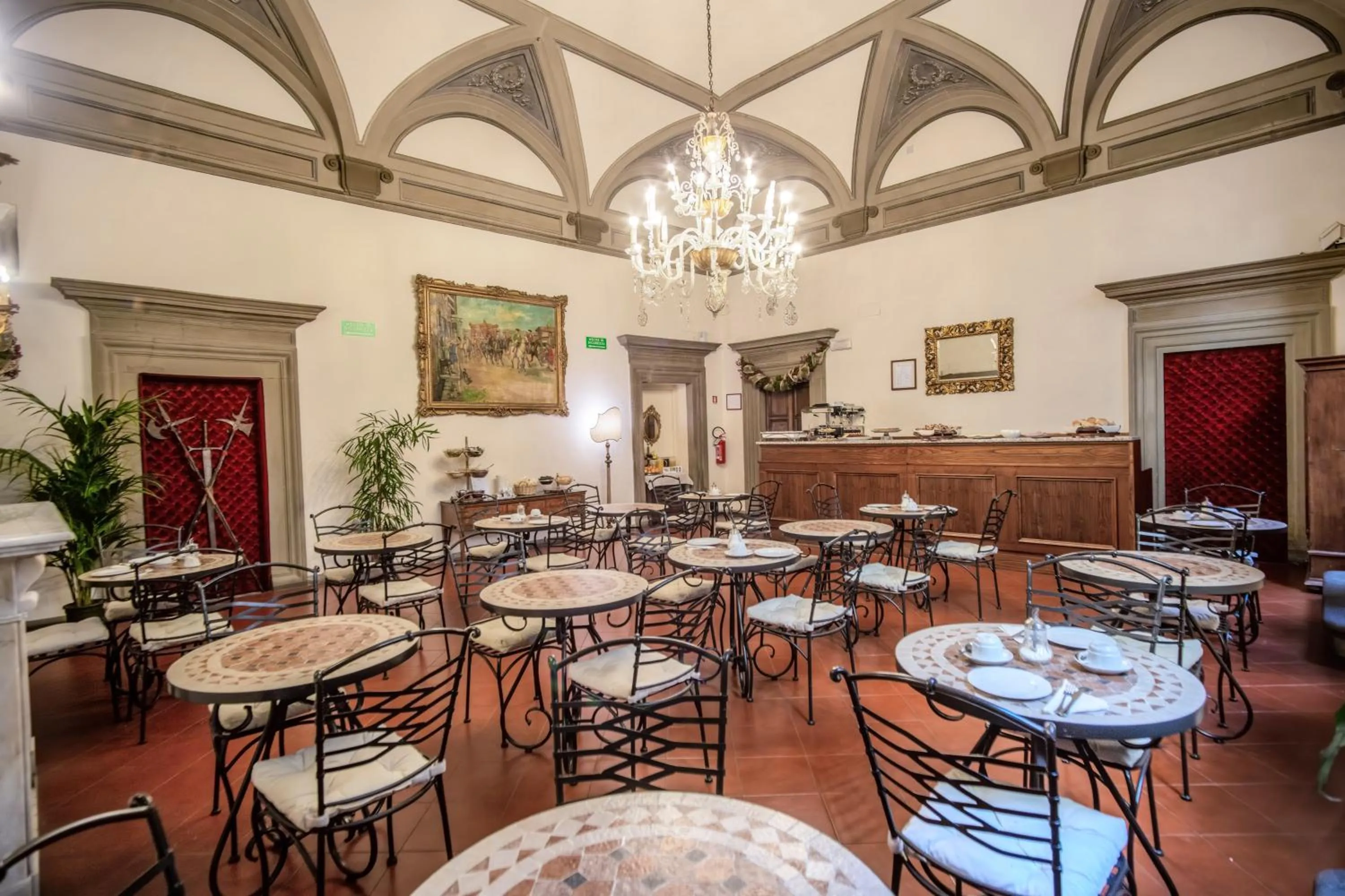 Restaurant/places to eat in Hotel Martelli