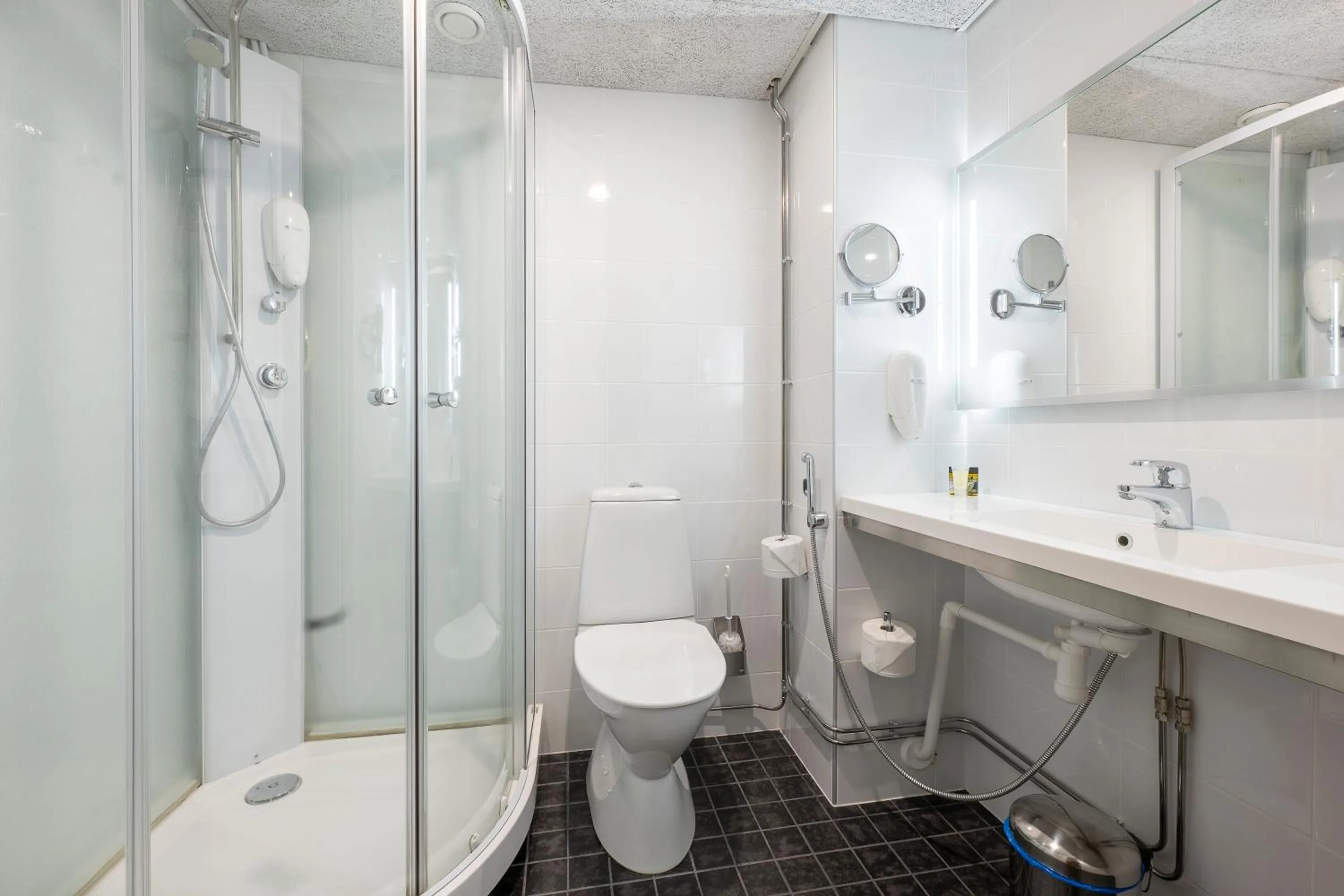 Shower in Spa Hotel Runni Iisalmi