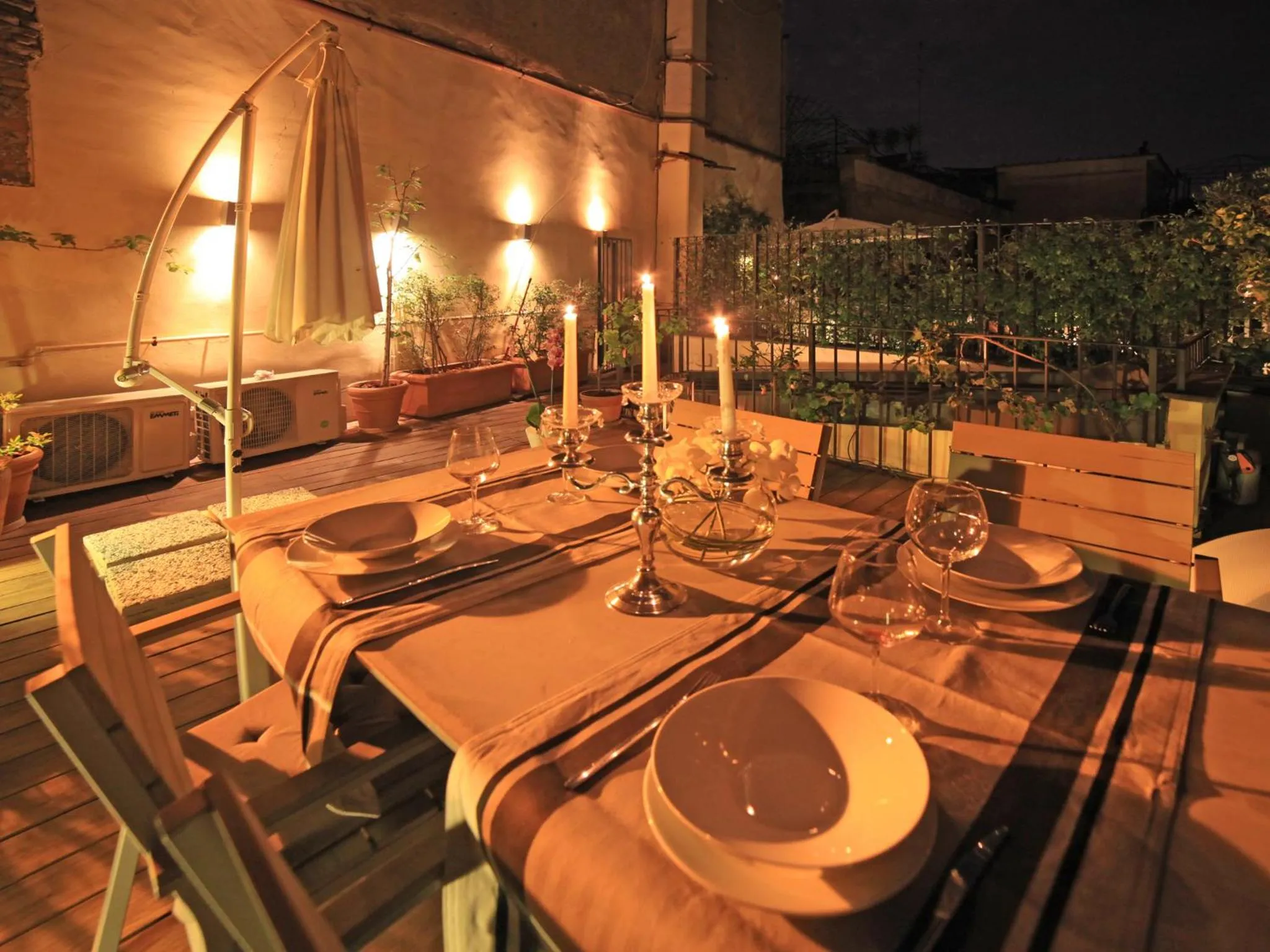 Dining area in Nostromondo Ciancaleoni Palace