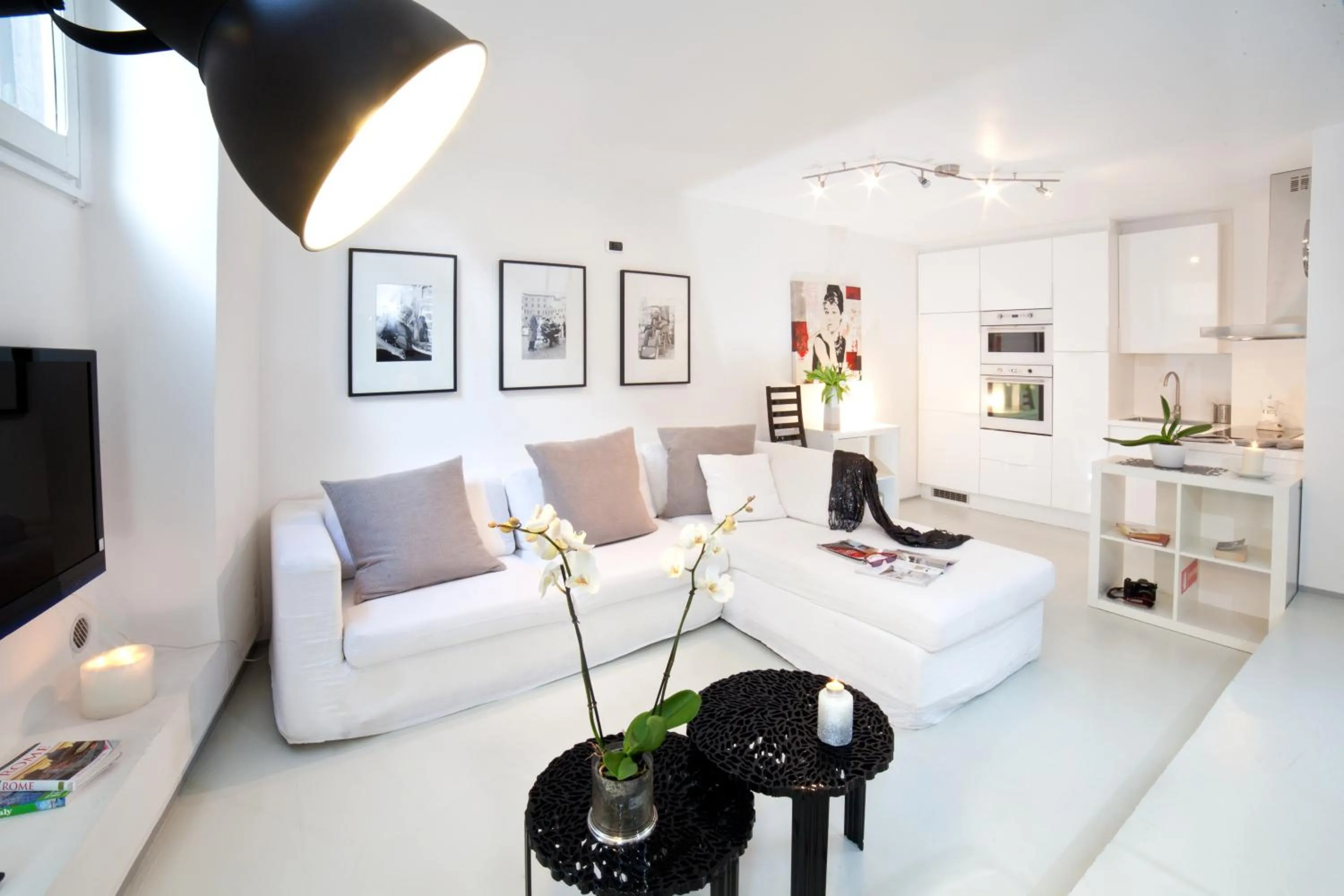 Decorative detail in Nostromondo Ciancaleoni Palace