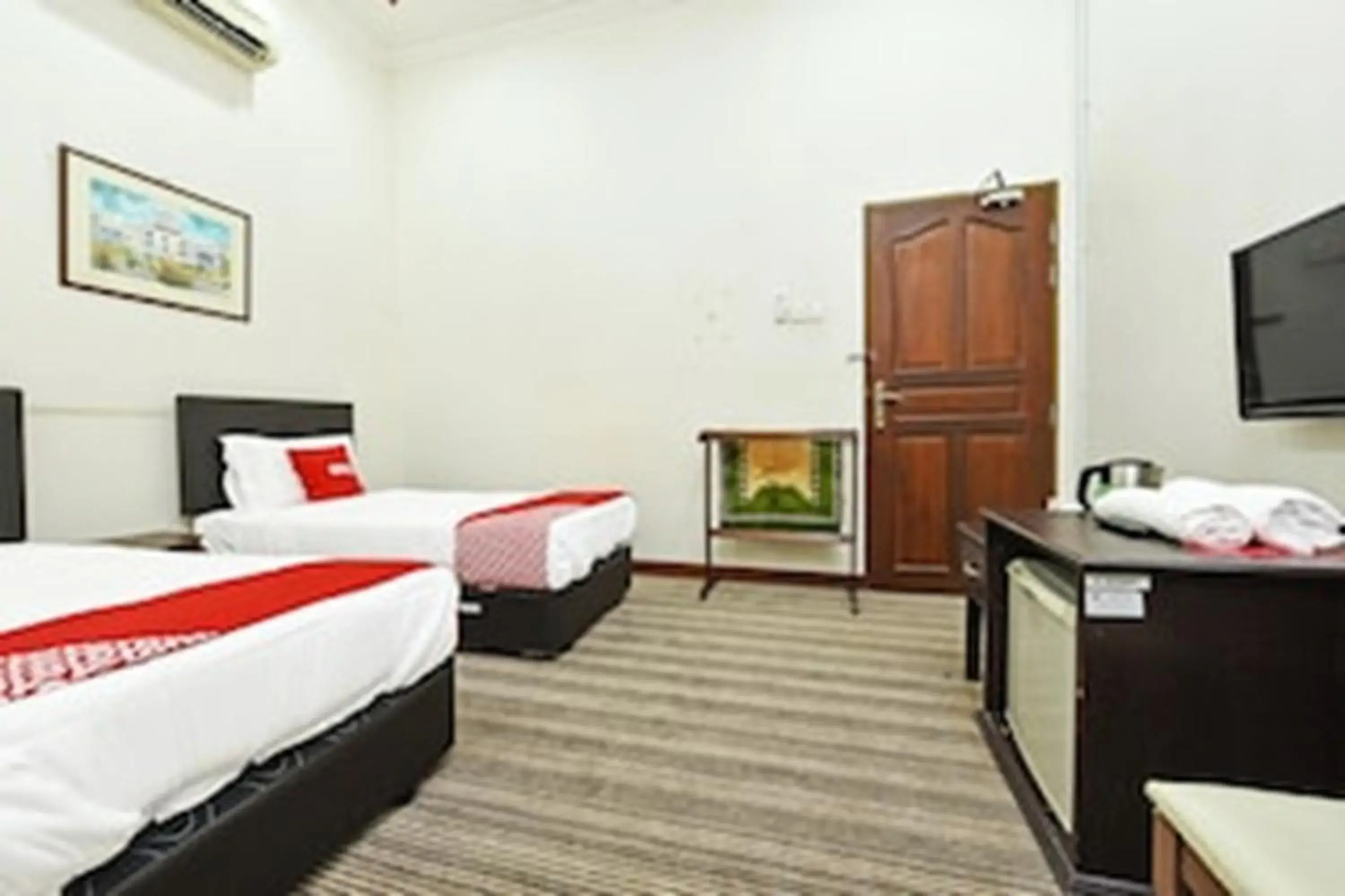 TV and multimedia, Bed in Capital O 90434 Marmoris House TV and multimedia, Bed in Capital O 90434 Marmoris House