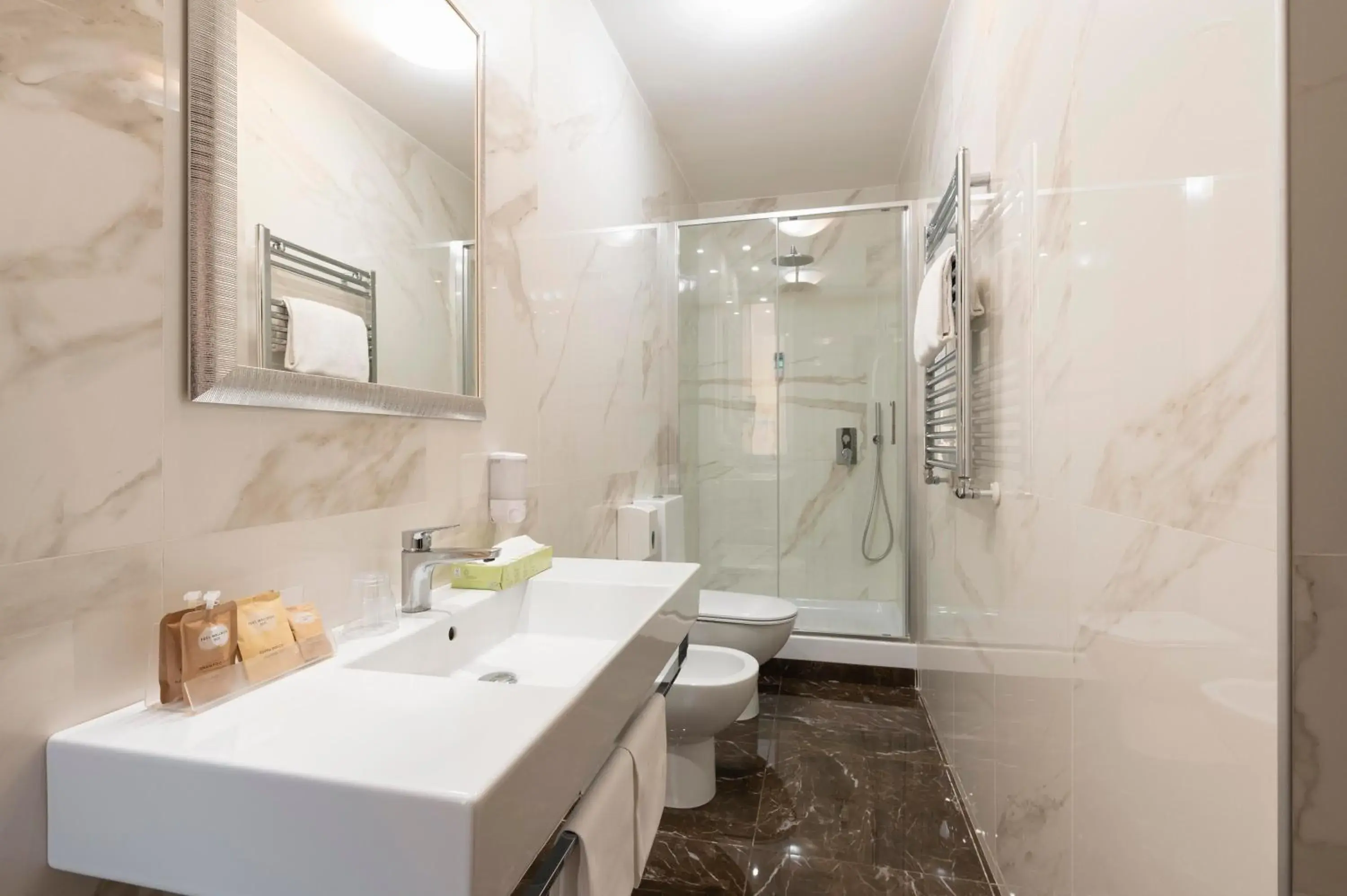 Standard Triple Room in Hotel Virgilio Standard Triple Room in Hotel Virgilio