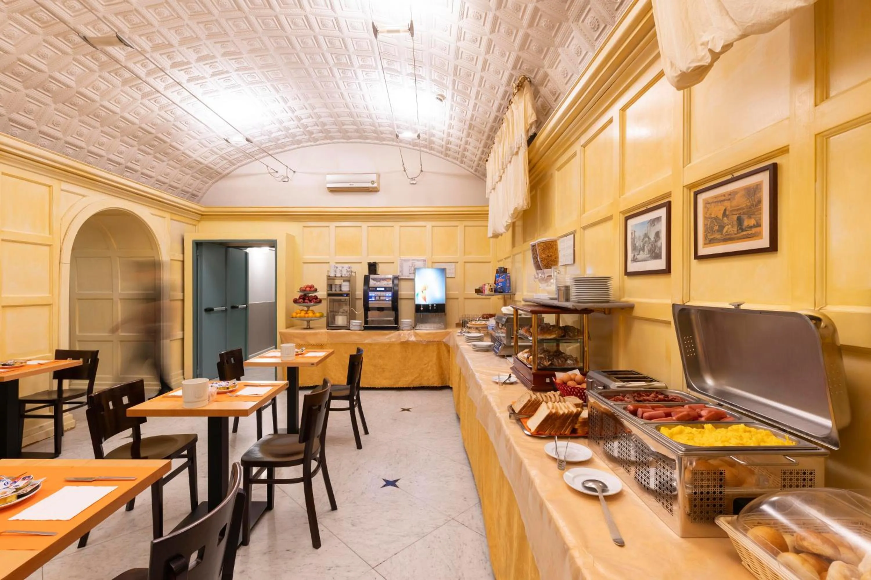 Restaurant/places to eat in Hotel Virgilio