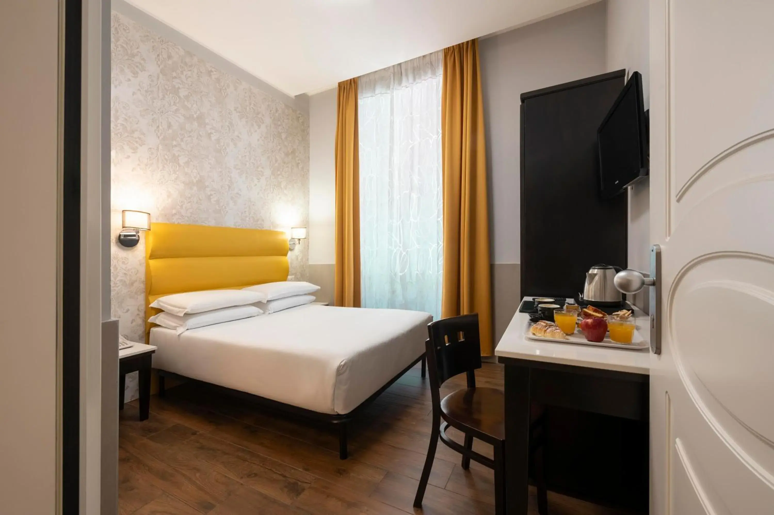 Economy Double Room in Hotel Virgilio Economy Double Room in Hotel Virgilio