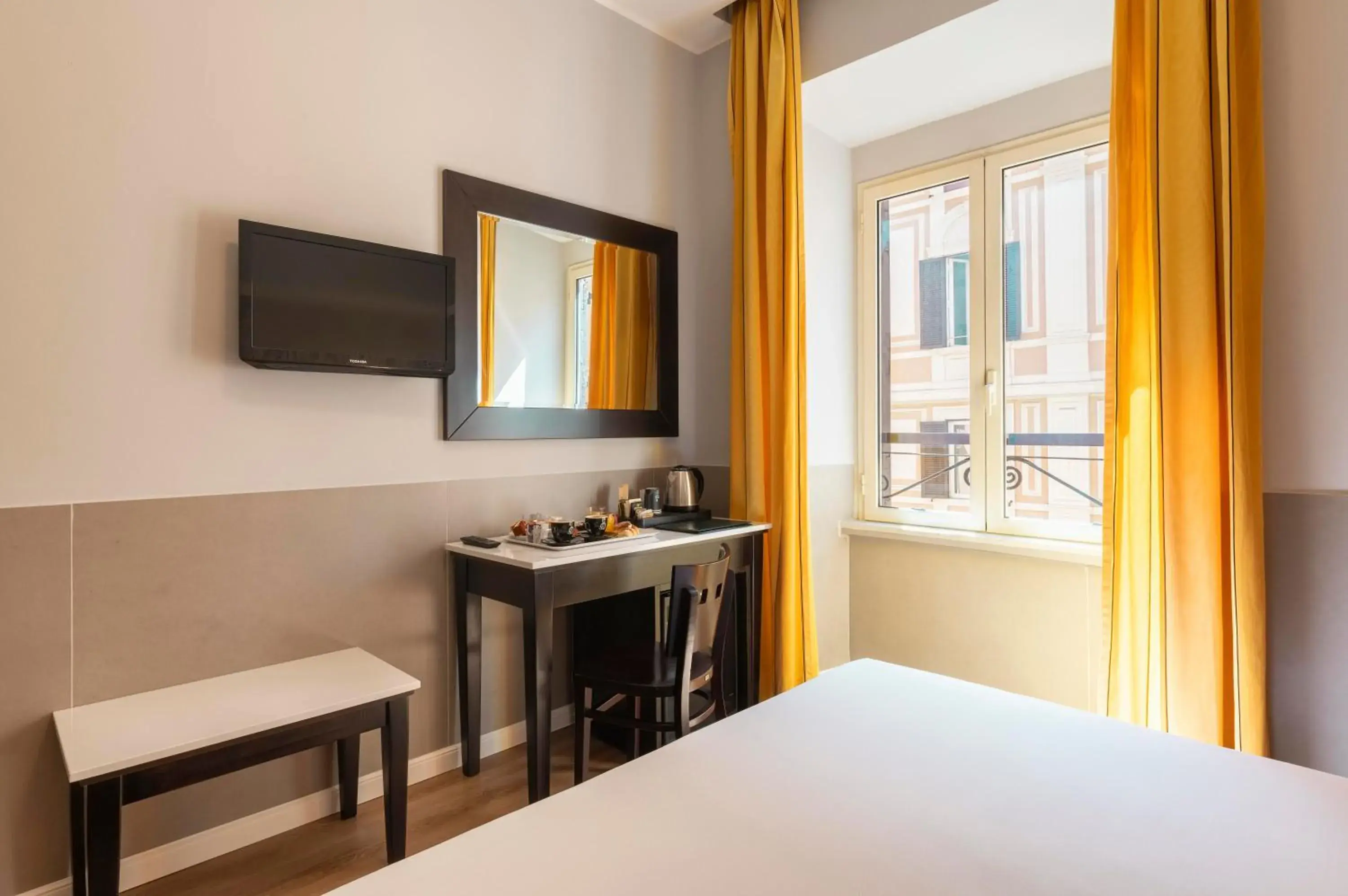 Bed in Hotel Virgilio Bed in Hotel Virgilio