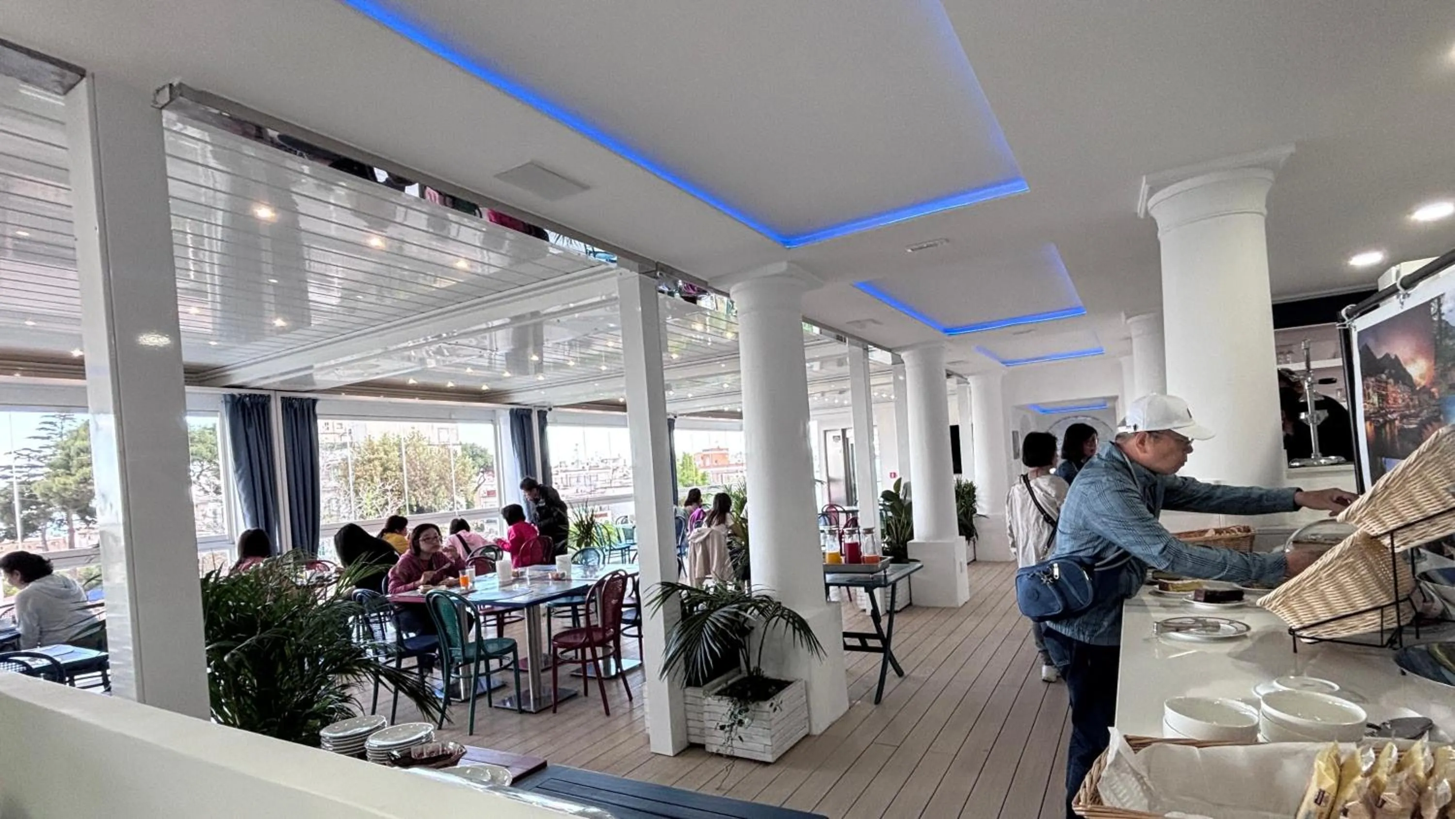 Restaurant/places to eat in Bougainville Luxury Boutique Hotel