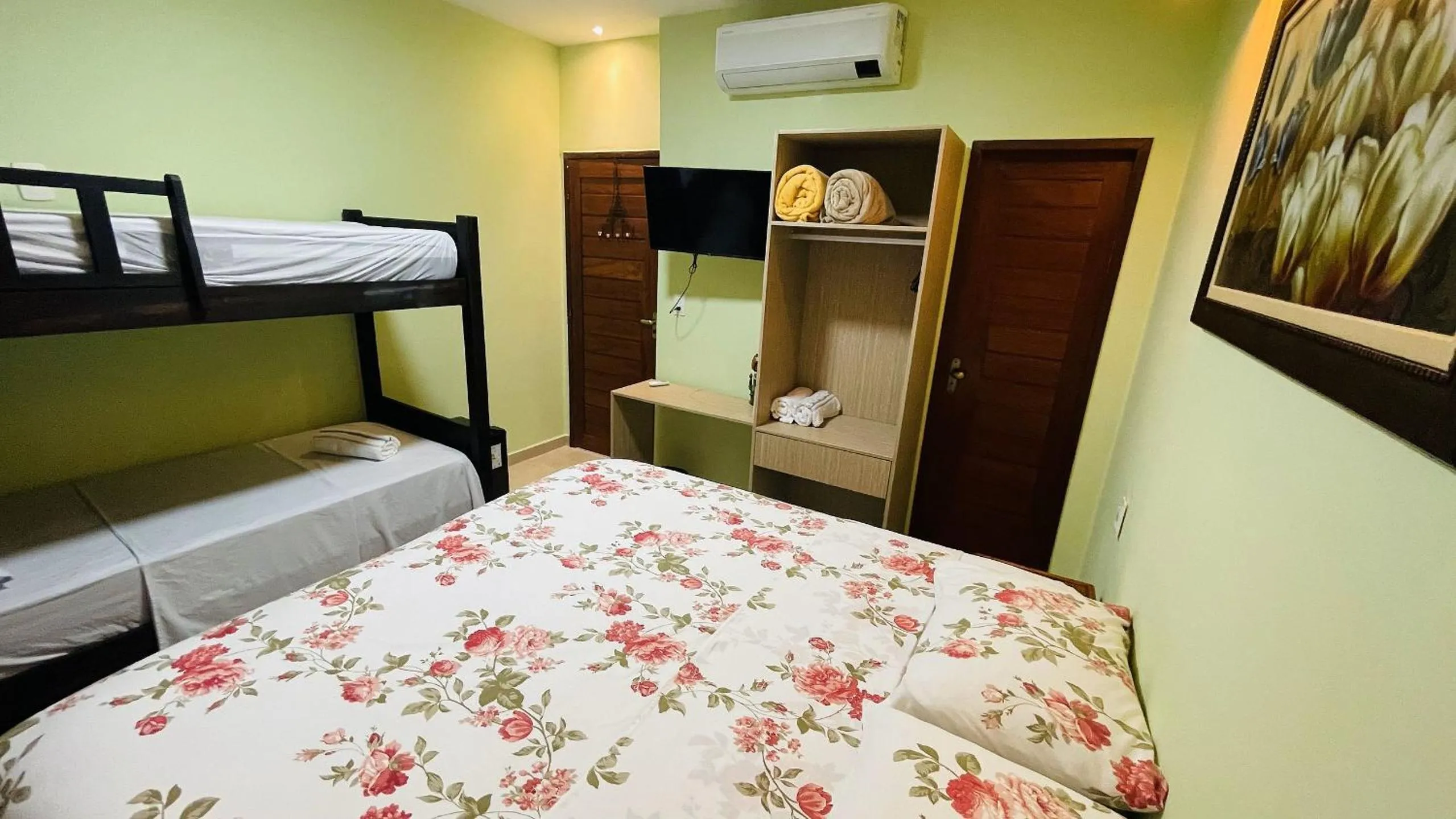 Photo of the whole room, Bed in Hotel Pousada Flor de Alecrim