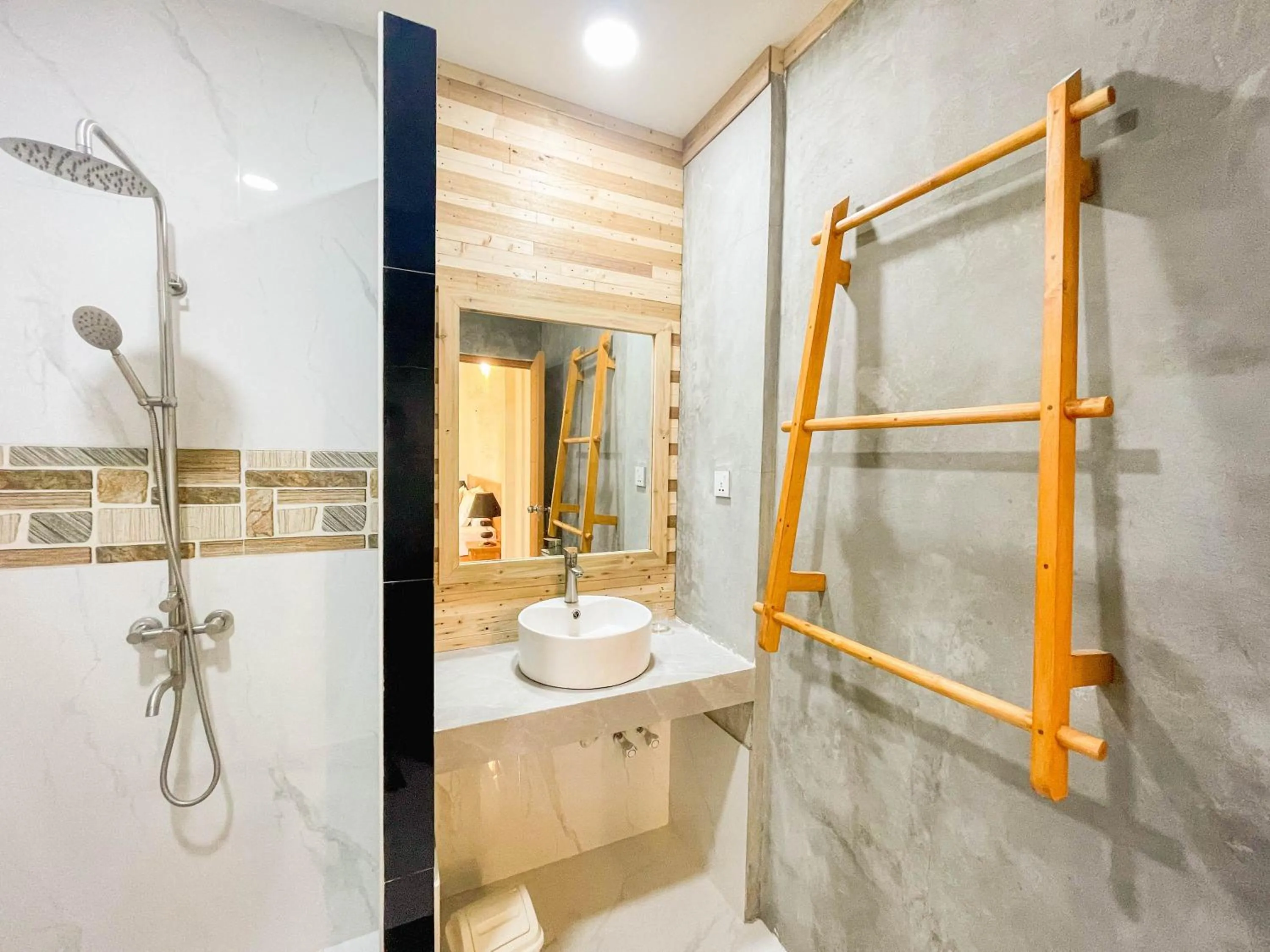 Shower in Suffix Retreat - Stay, Dive & Explore Fuvahmulah