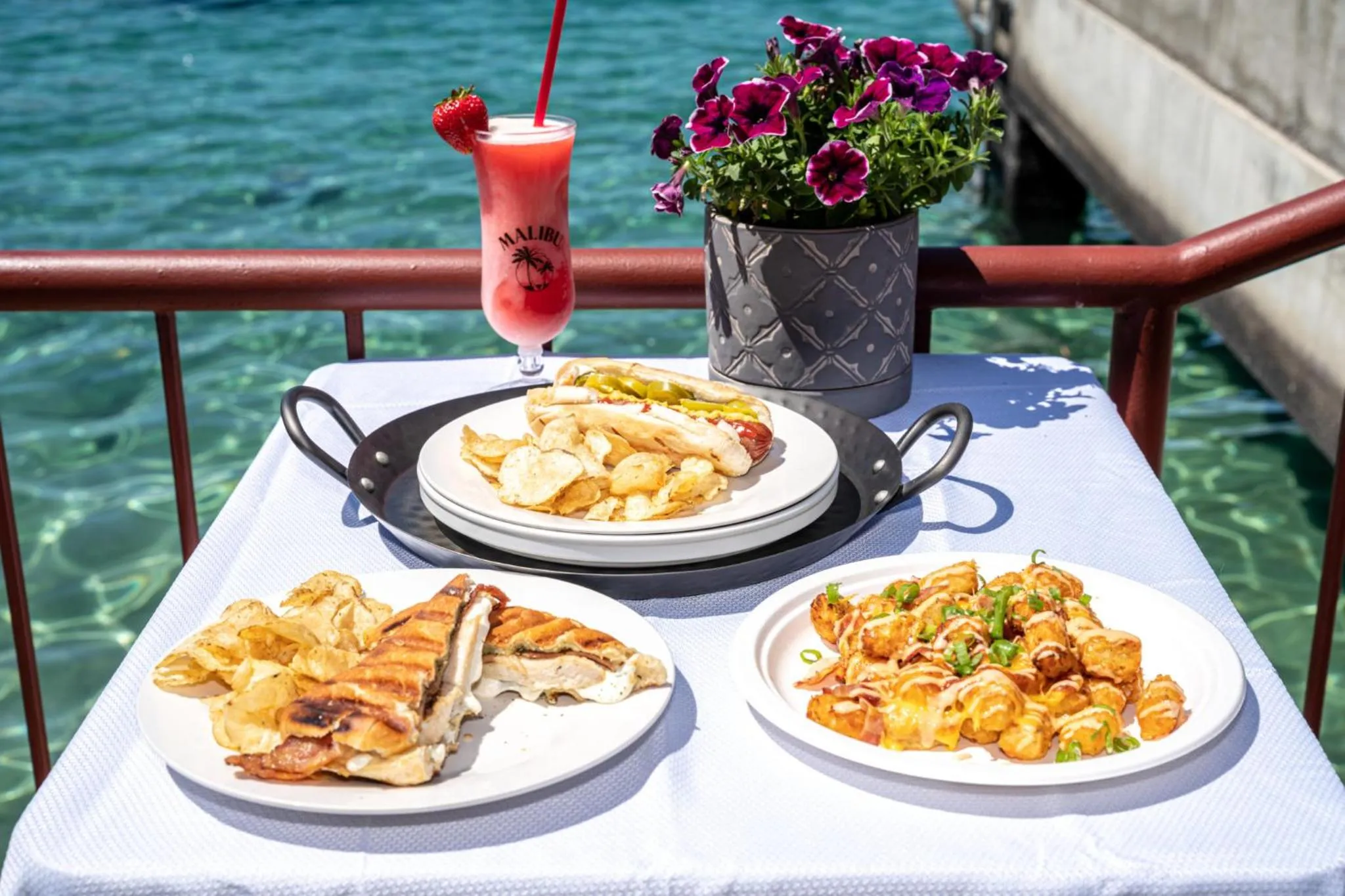 Grandview Lake Chelan- Waterfront View, Pool, Hot tub, Golf, 1 Min To Downtown