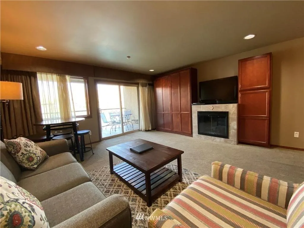 Grandview Lake Chelan- Waterfront View, Pool, Hot tub, Golf, 1 Min To Downtown