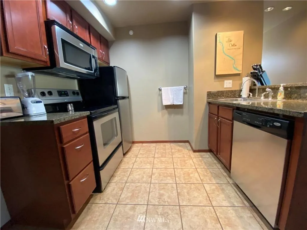 Grandview Lake Chelan- Waterfront View, Pool, Hot tub, Golf, 1 Min To Downtown