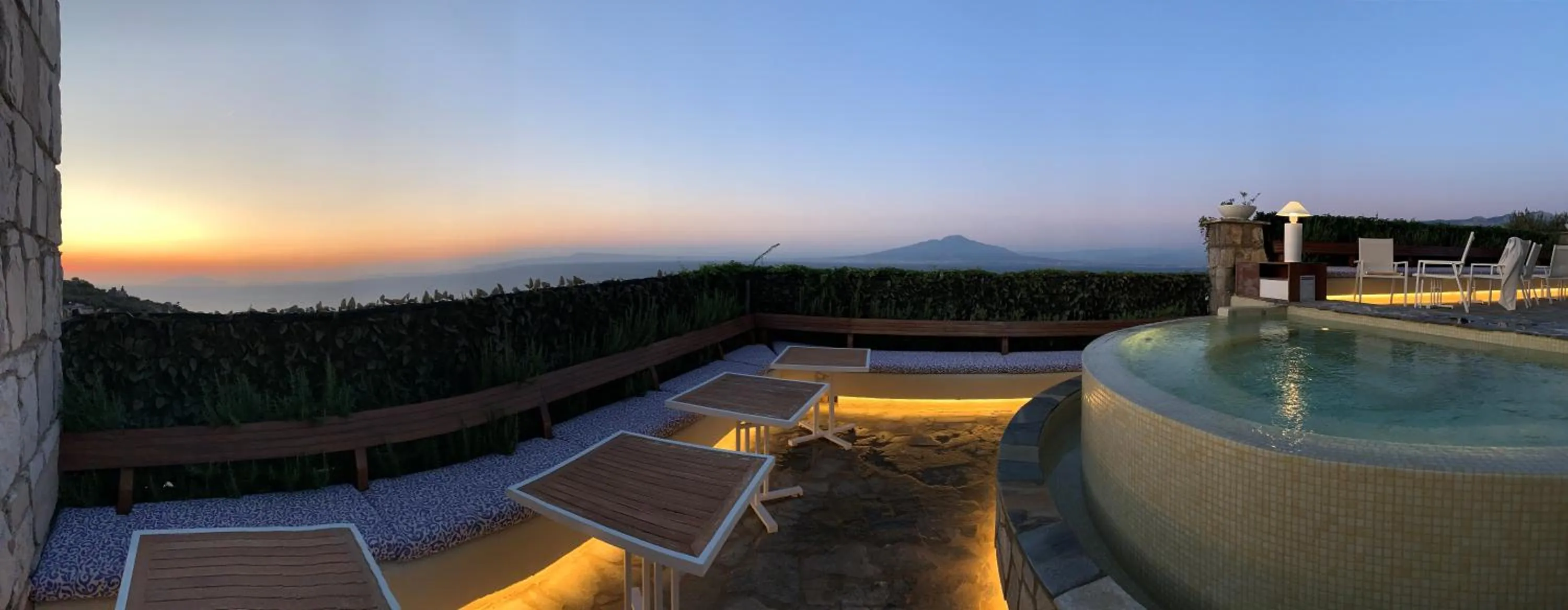 Hot Tub in Grand Hotel Aminta